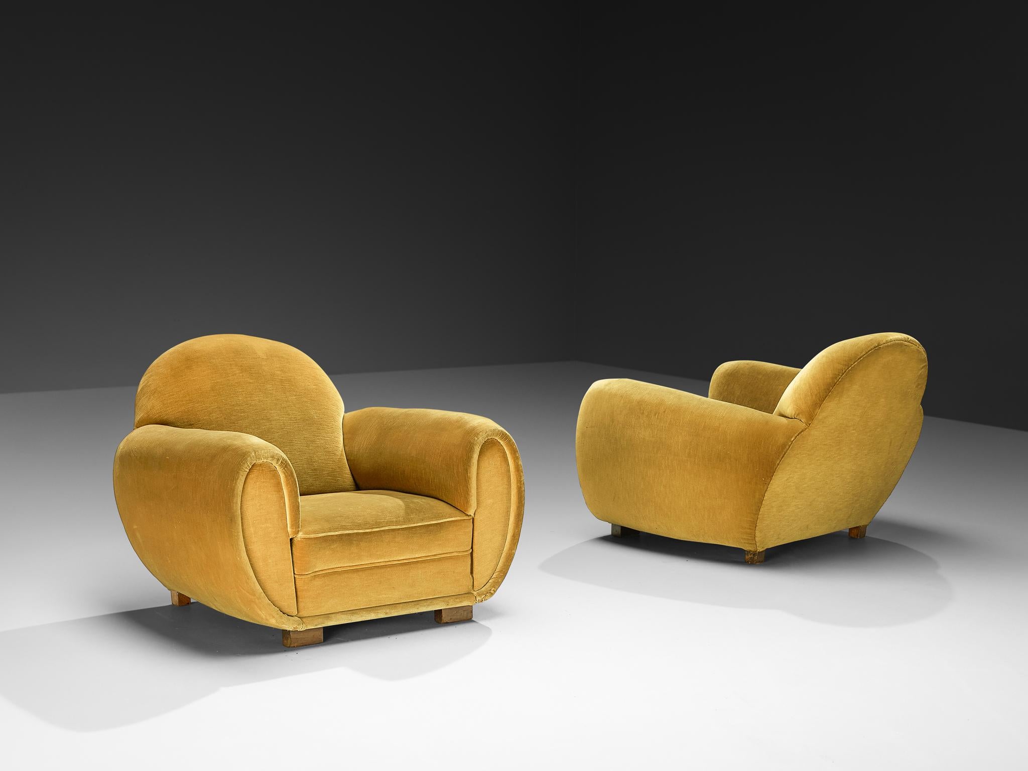 Gran Sillón Art Decó de Terciopelo Amarillo Ocre en Bueno estado para la venta en Waalwijk, NL