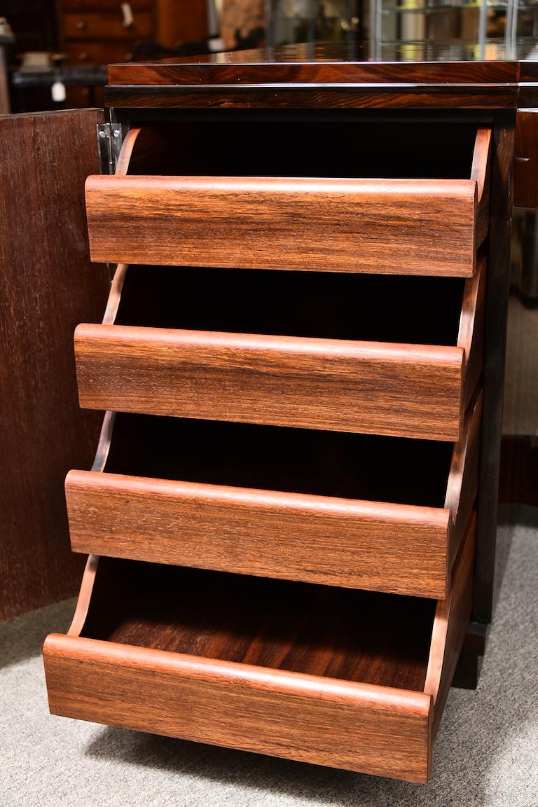 Grand Art Deco Style Desk in Walnut from France In Good Condition In Houston, TX