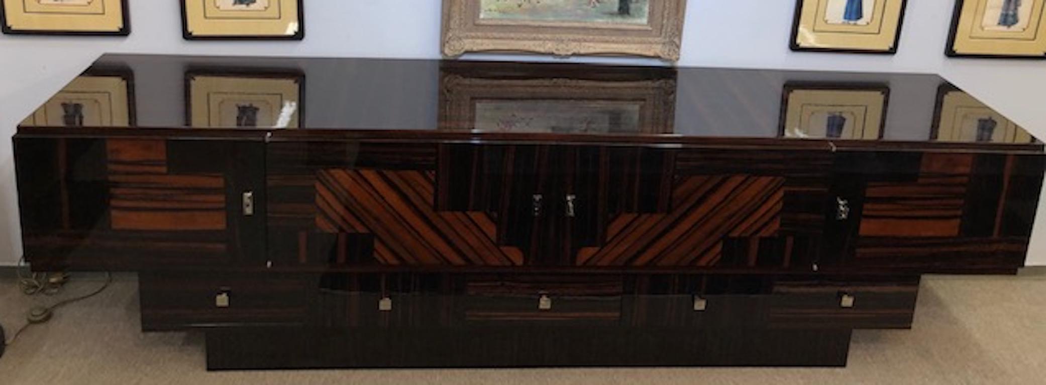 Grand Art Deco French Sideboard in Macassar Wood In Excellent Condition In Houston, TX