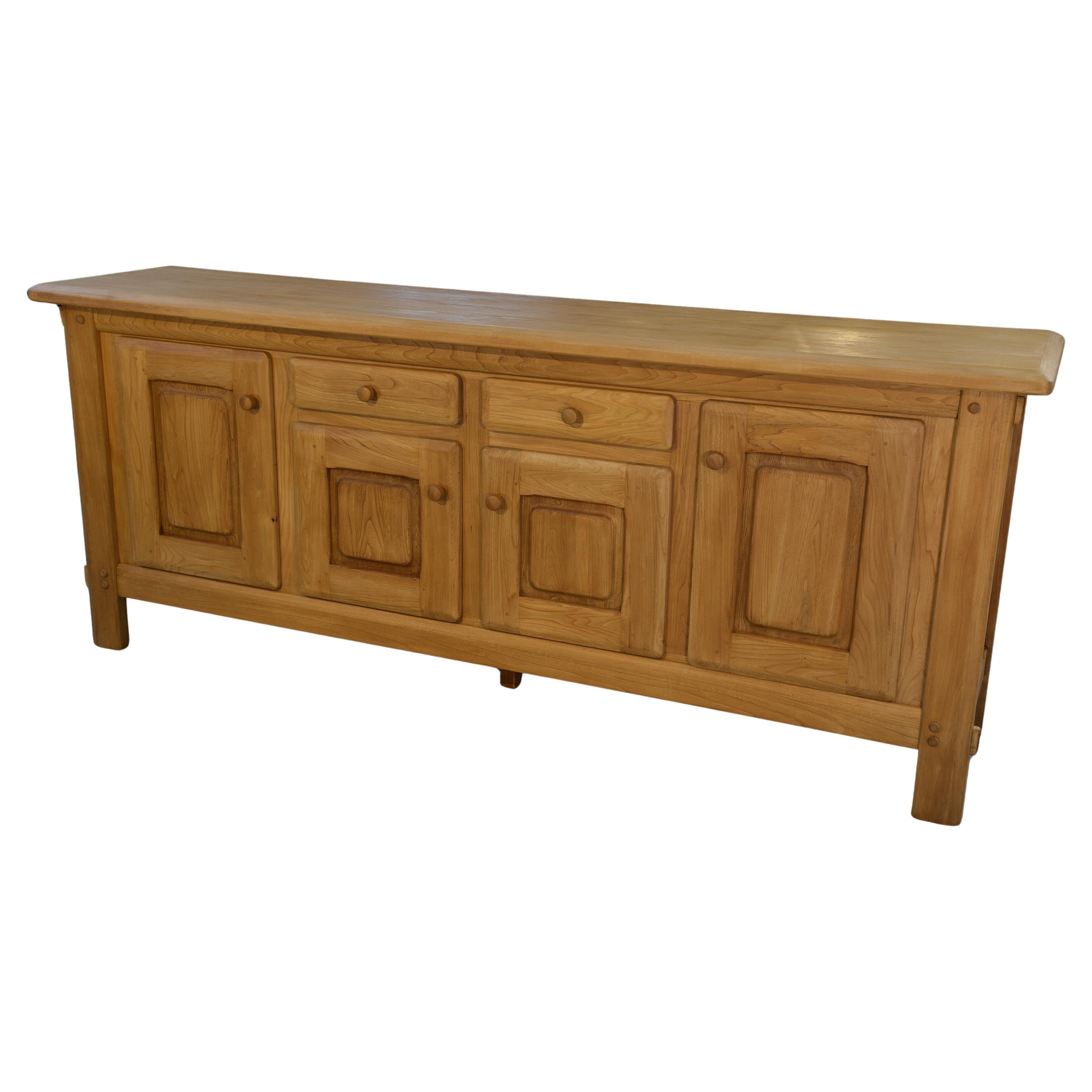 Grand buffet 4 portes en orme circa 1980's en vente