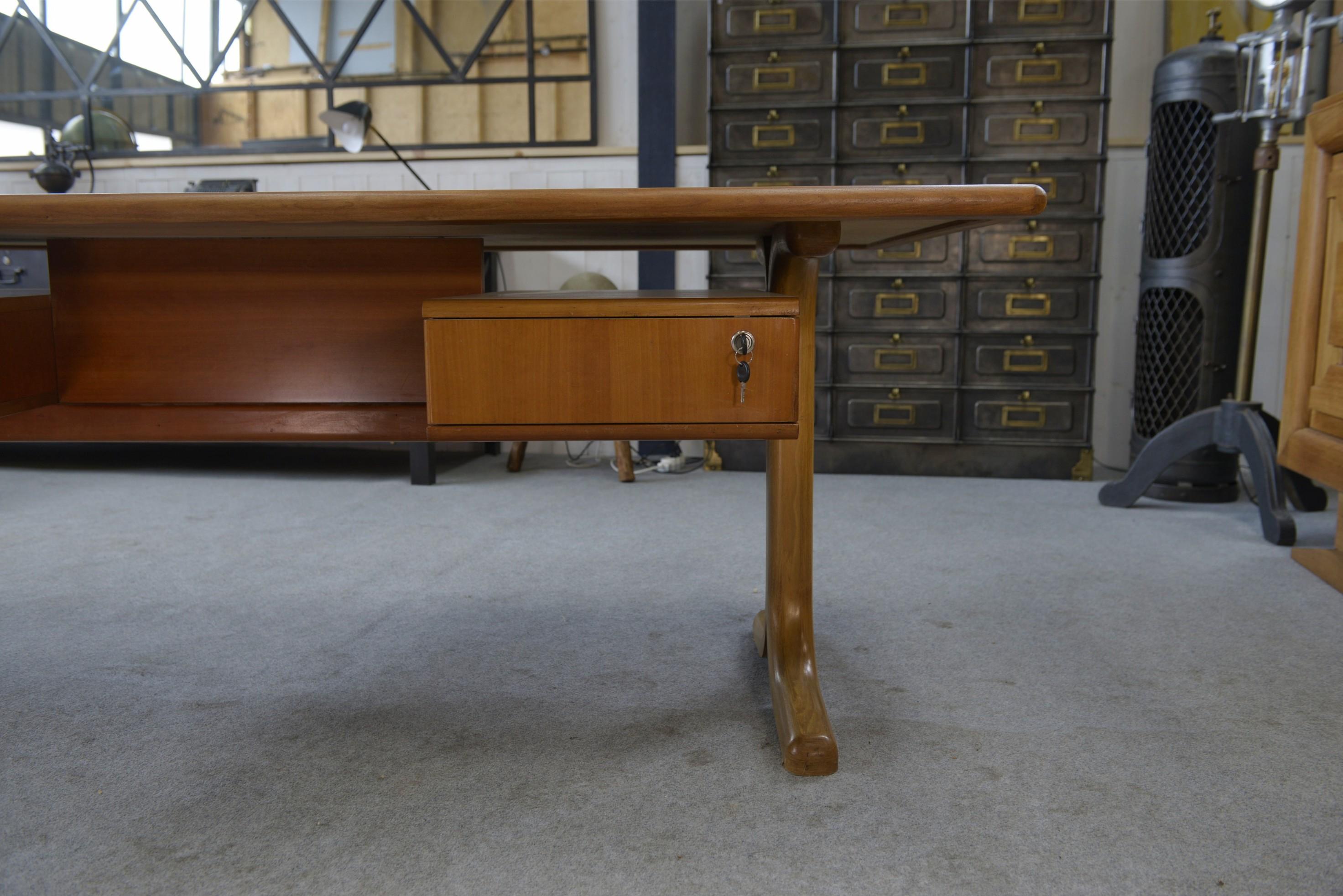 Großes Büro aus den 1970er Jahren im Angebot 7