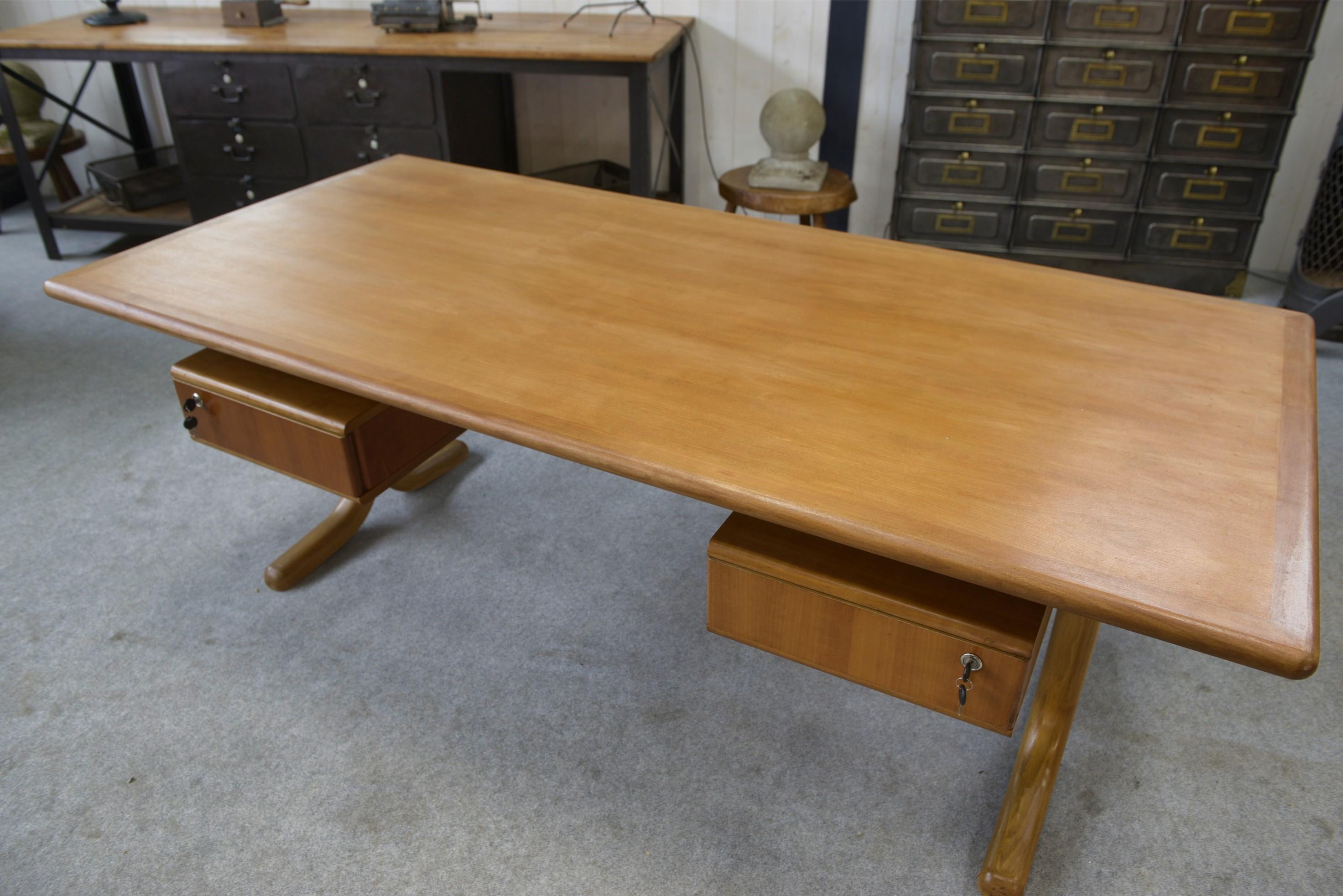 Großes Büro aus den 1970er Jahren im Angebot 3
