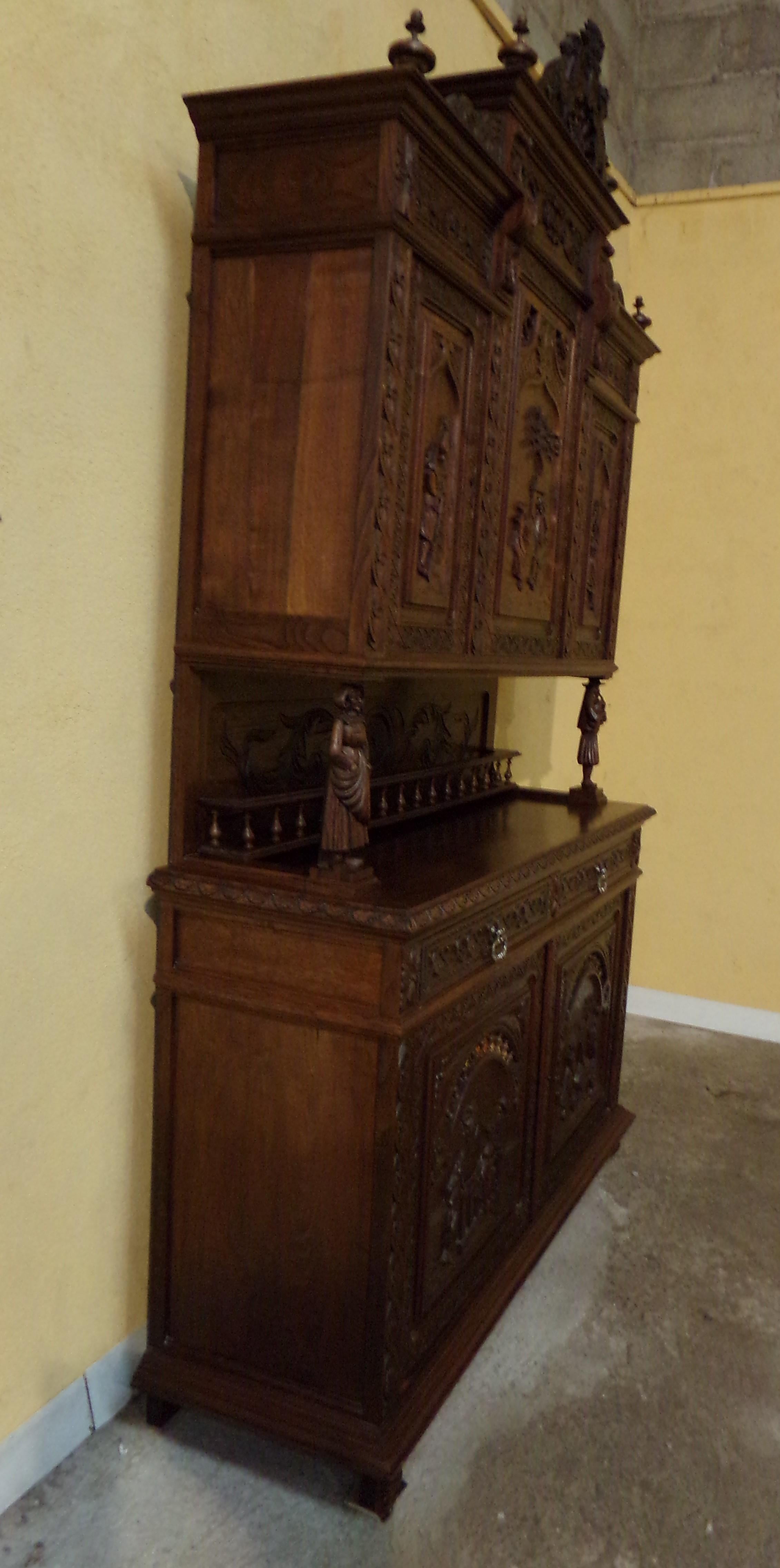 Grand Carved Oak Breton Buffet Cabinet Sideboard, circa 1890 For Sale 2