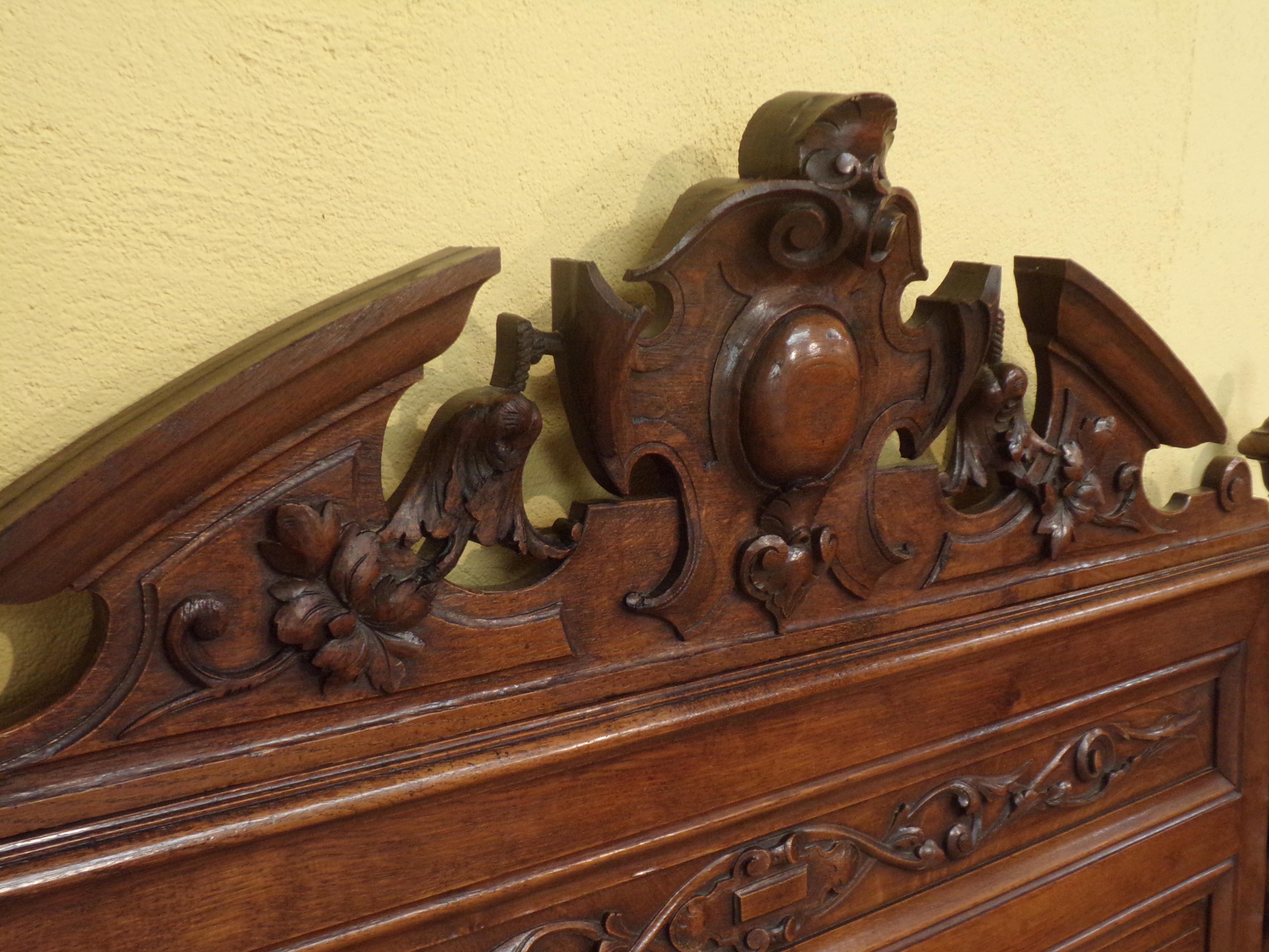 French Grand Carved Walnut Chateau Bed, C1880 For Sale