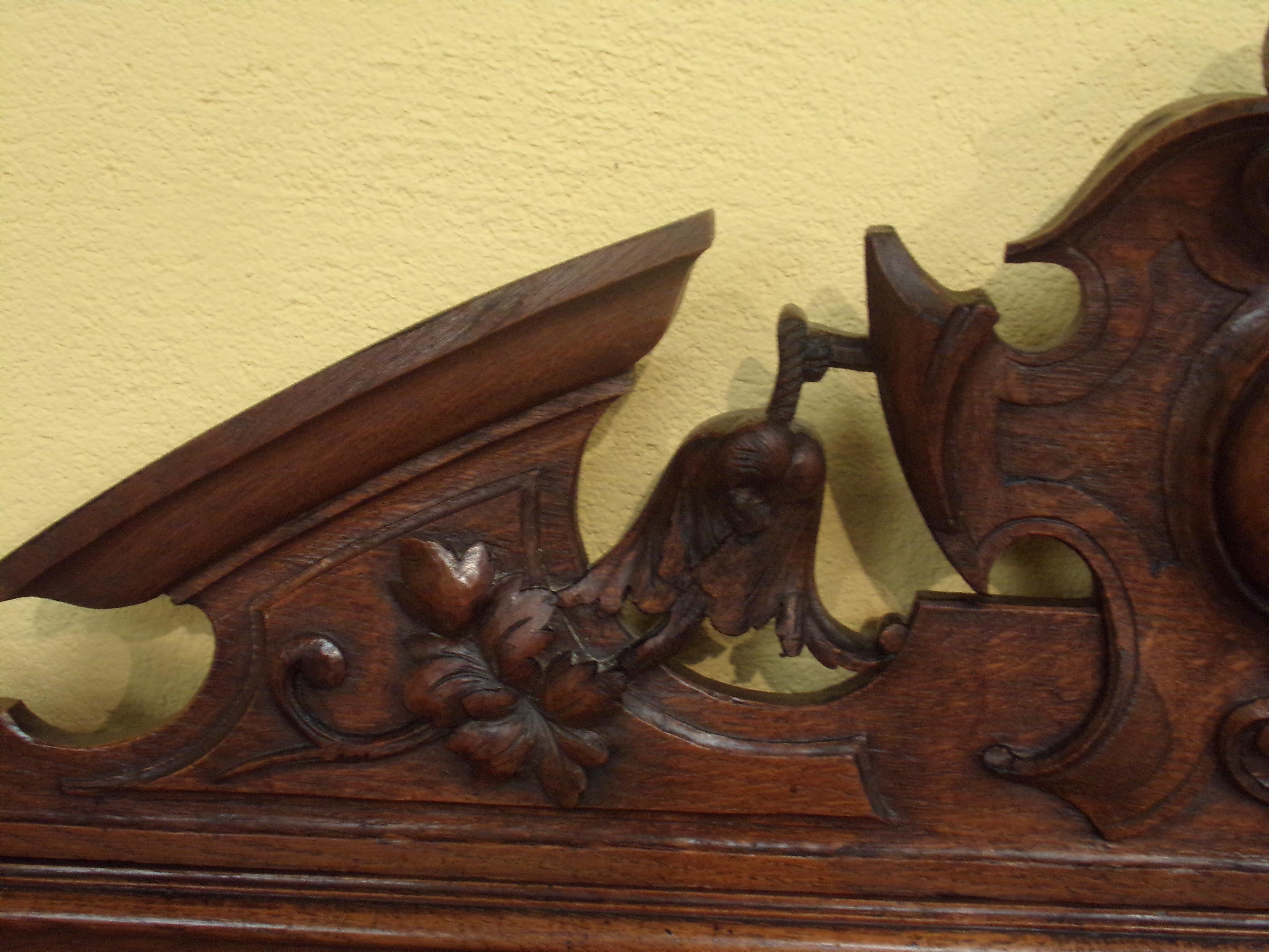 Grand Carved Walnut Chateau Bed, C1880 In Good Condition For Sale In London, GB