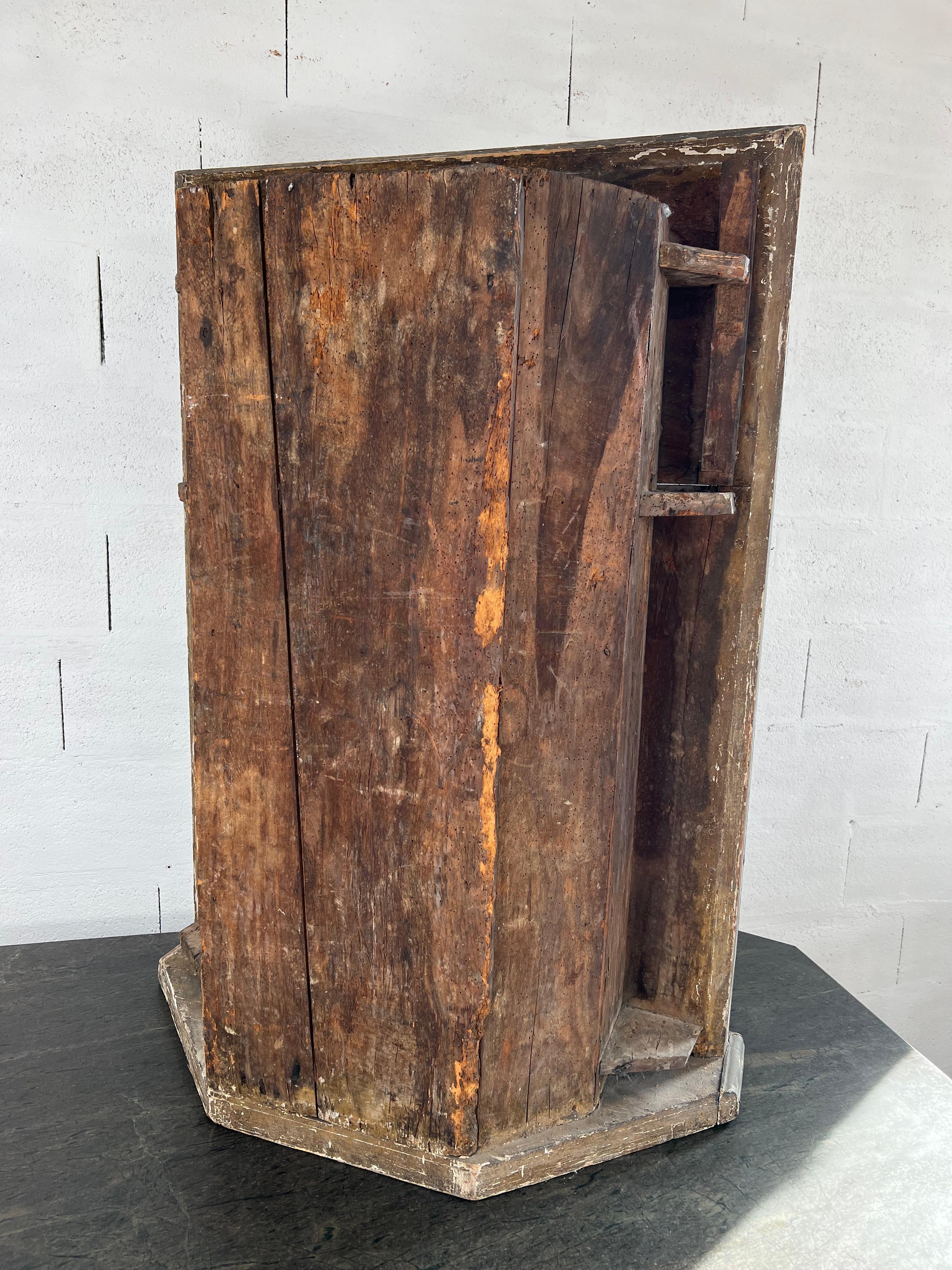 Grand Carved Wooden Niche – Italian Baroque, 18th Century For Sale 3