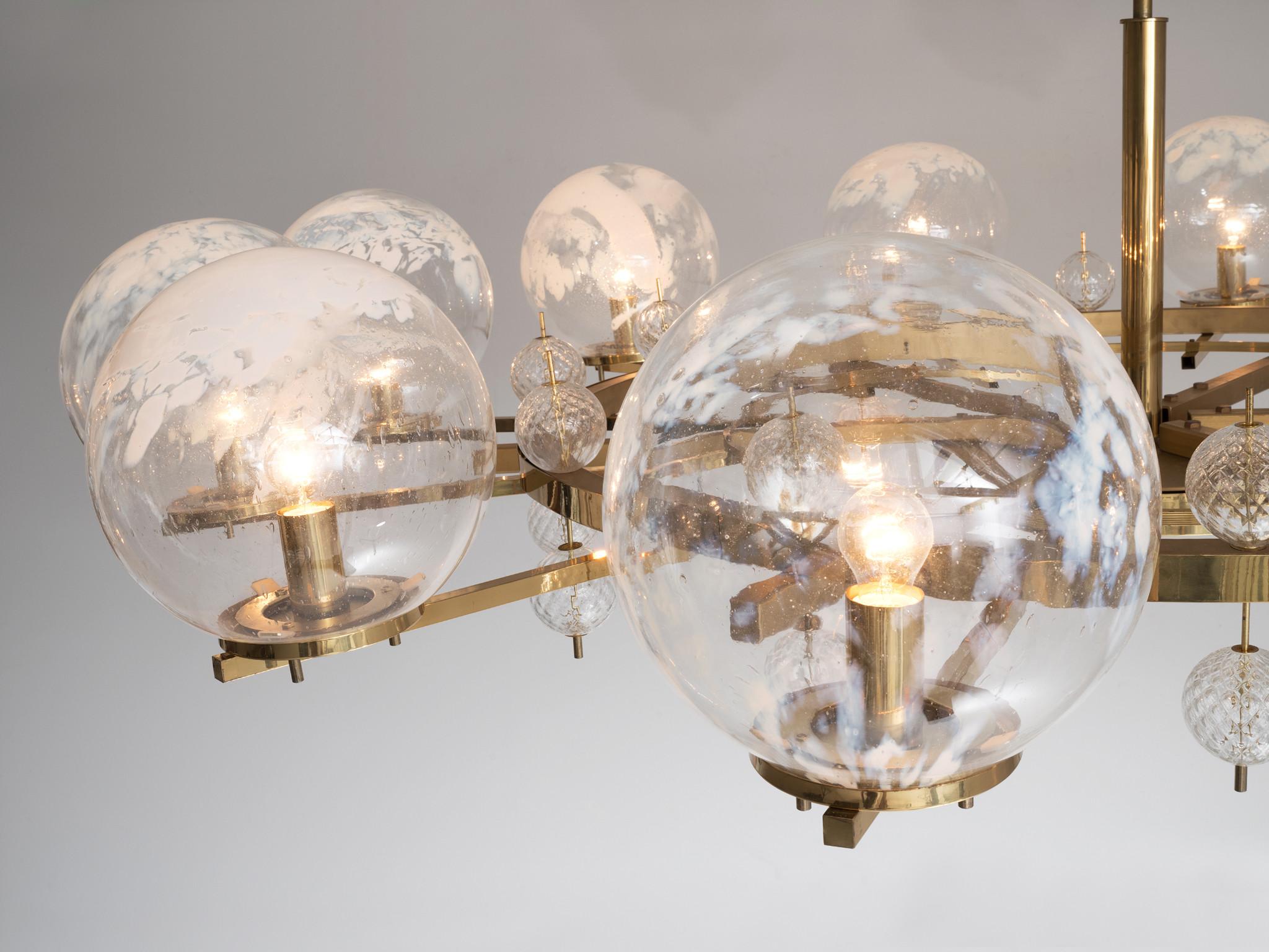 Grand Chandelier in Brass and Art-Glass Spheres 8.5 feet  In Good Condition For Sale In Waalwijk, NL