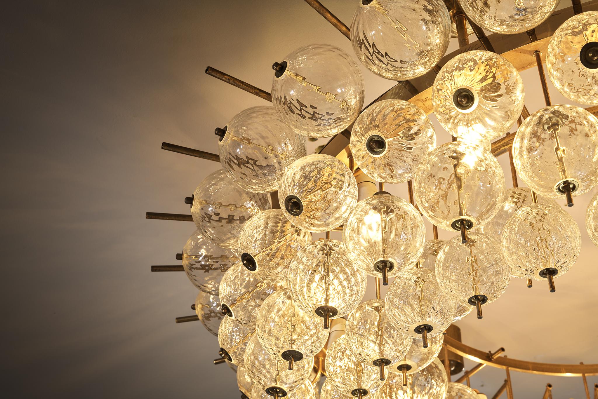 Grand Chandelier in Brass and Ribbed Glass Spheres 153cm/60in For Sale 4