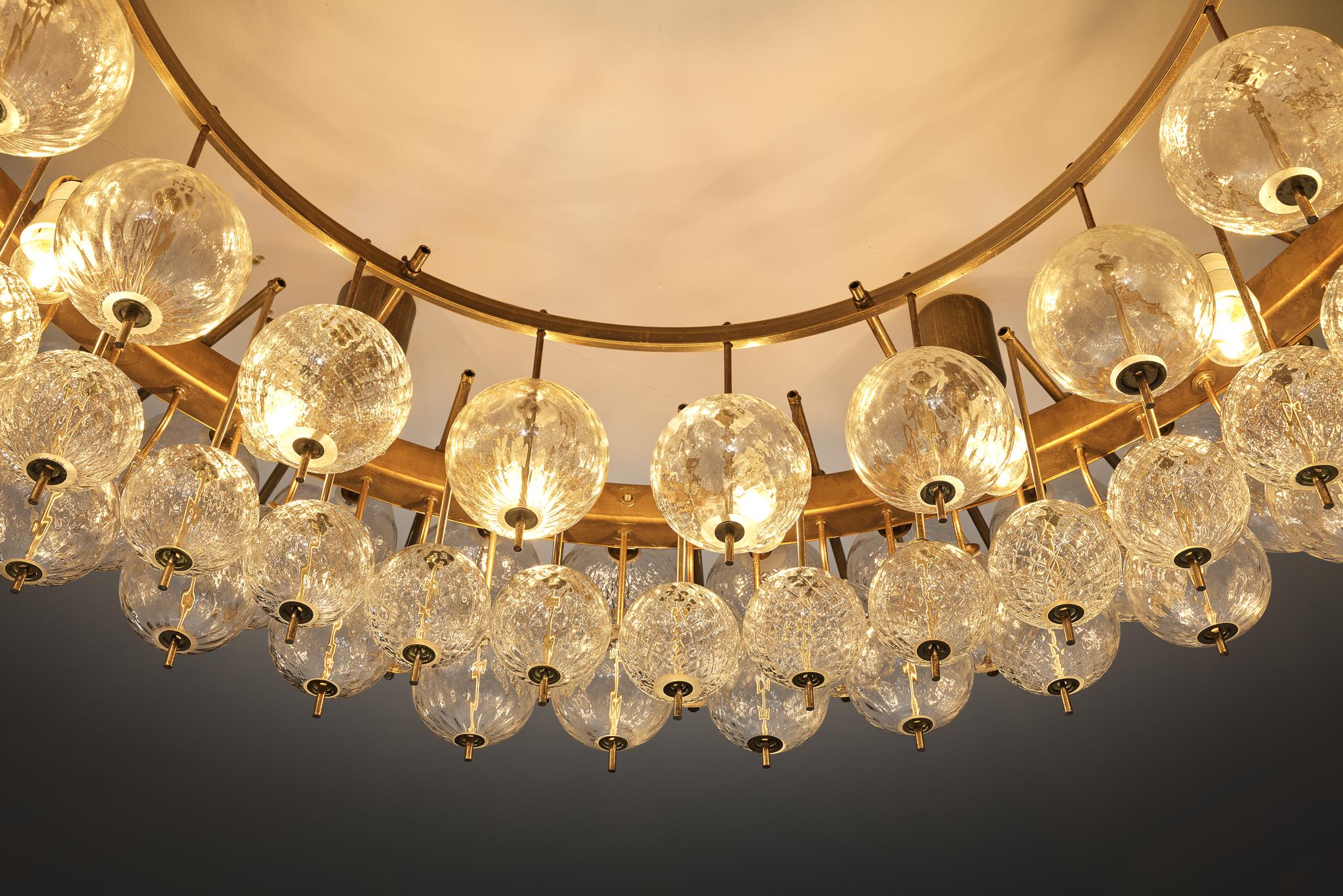 Grand Chandelier in Brass and Ribbed Glass Spheres 153cm/60in For Sale 2