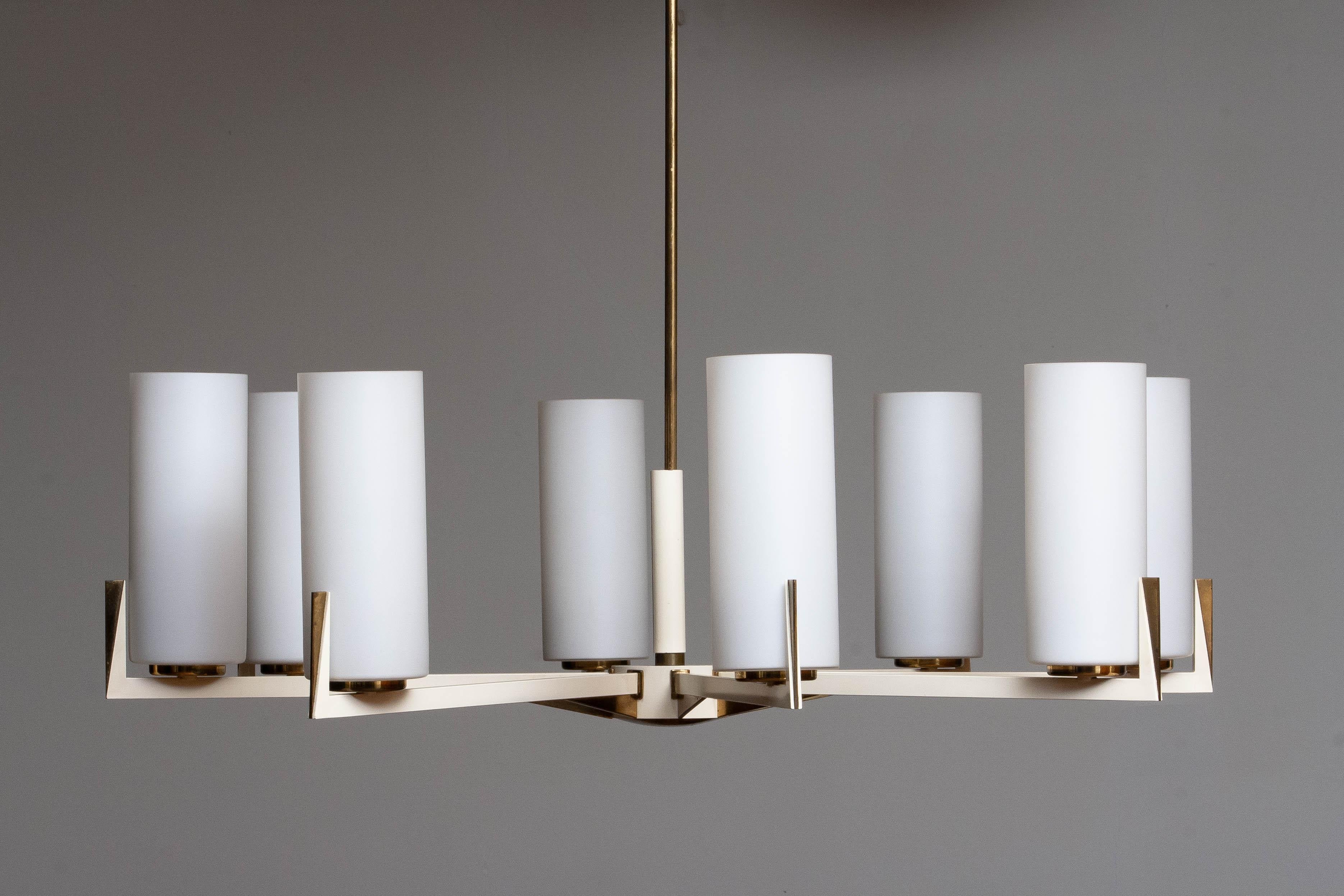 Grand Chandelier in White Lacquer with Brass and Frosted Glass Vases by Kaiser 1