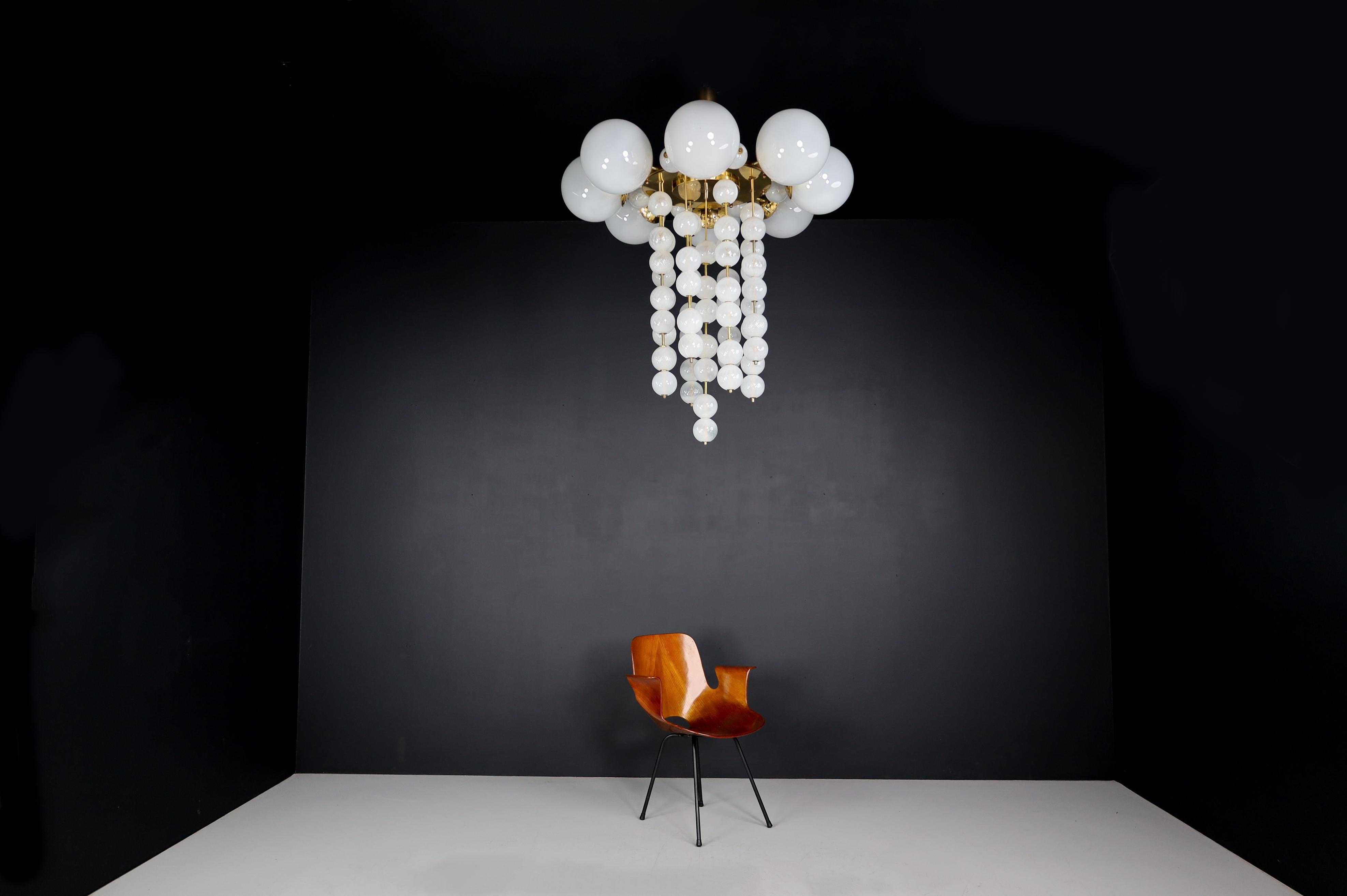 Grand Chandelier with Brass Fixture and Hand-blowed Frosted Glass Globes, 1960s For Sale 4