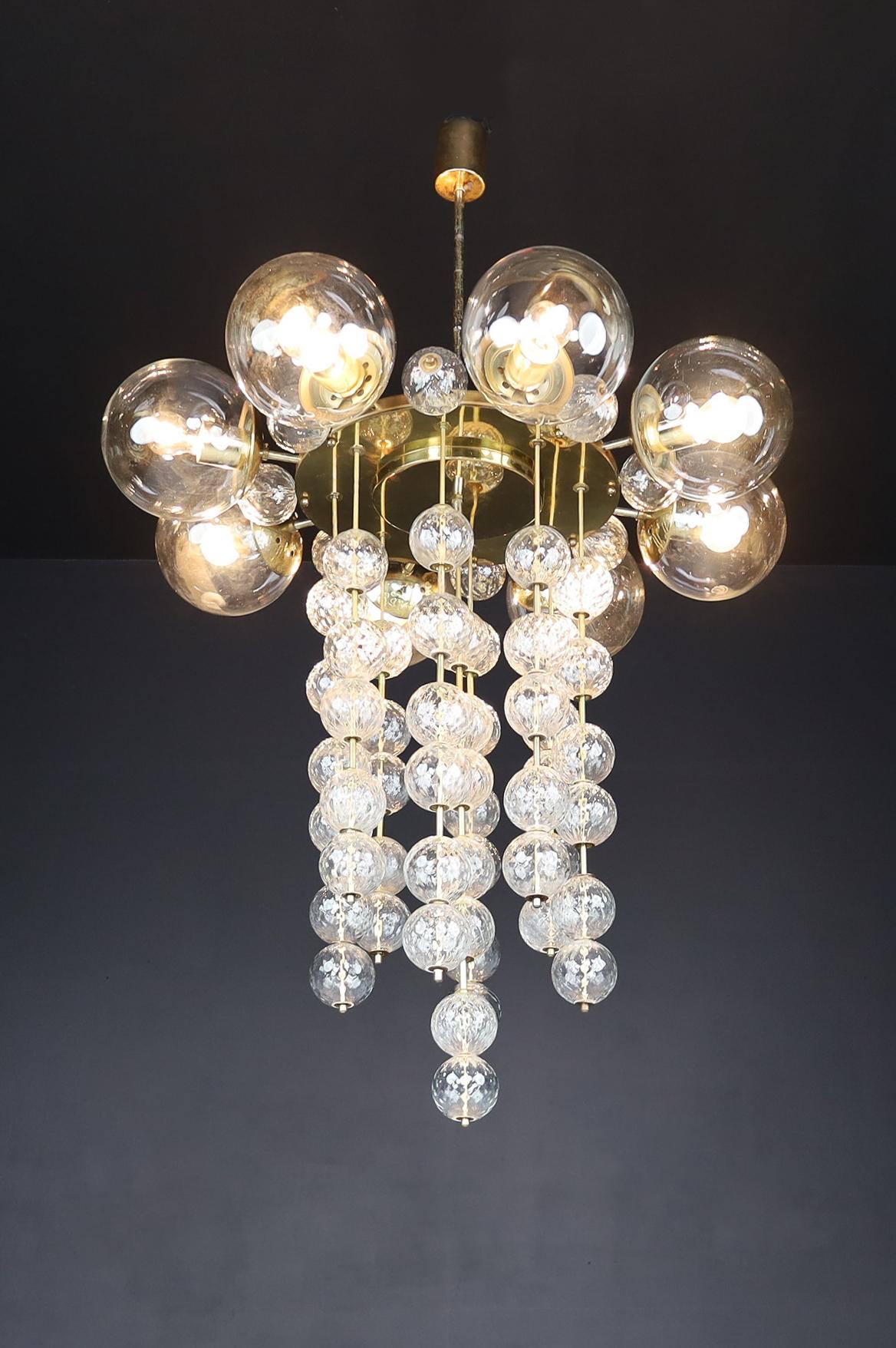 Grand Chandelier with Brass Fixture and Hand-blowed Glass Globes, 1960s For Sale 4