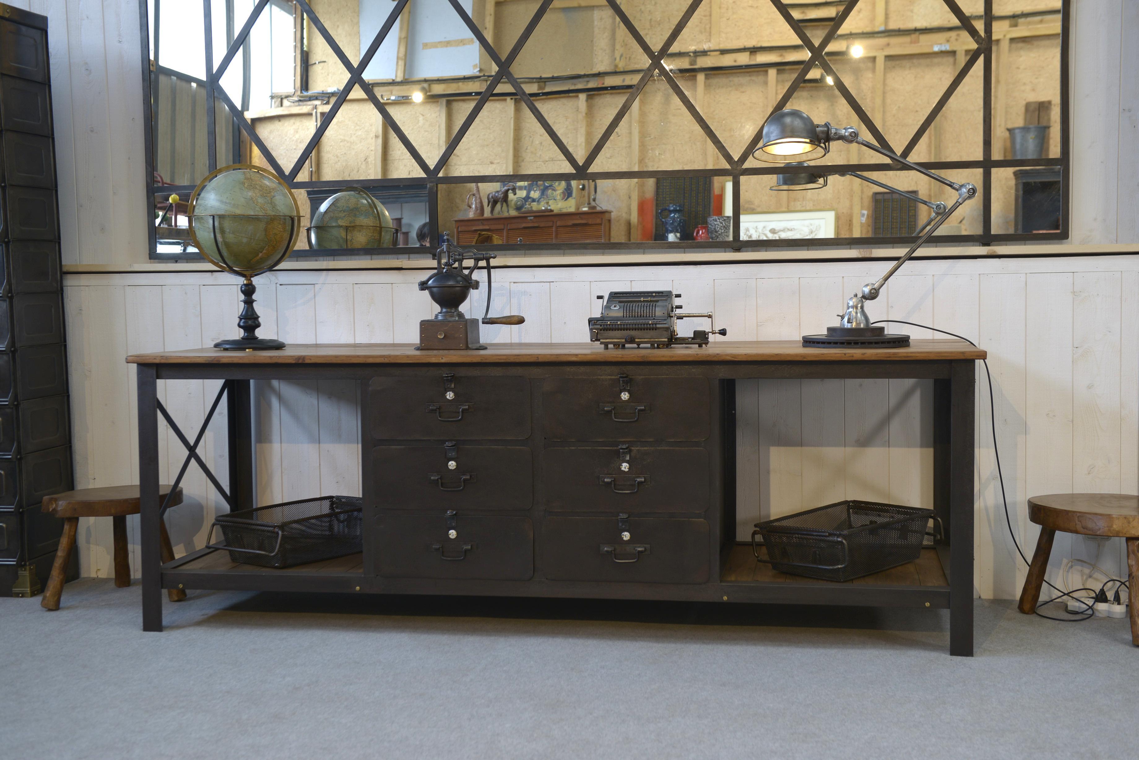 Acier Grand comptoir industriel des années 1950 en vente