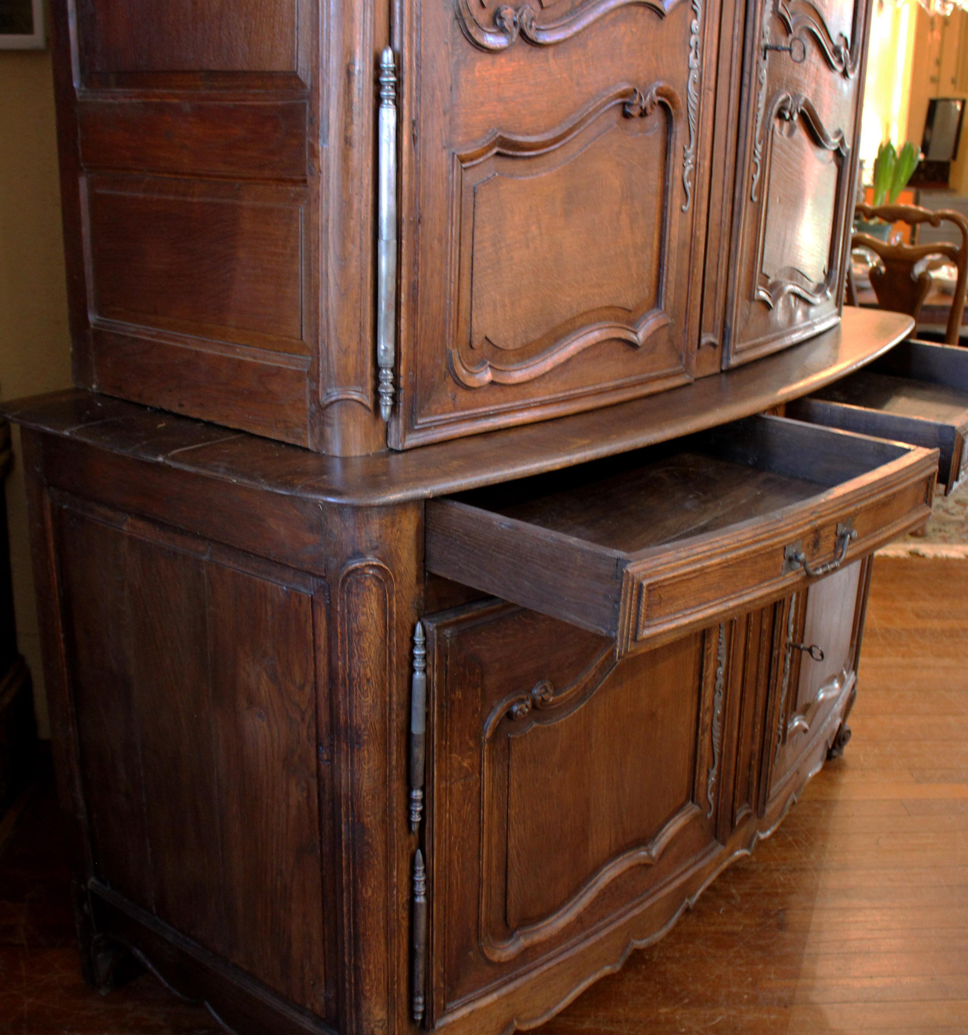 Grand Country French Buffet a Deaux Corps For Sale 2