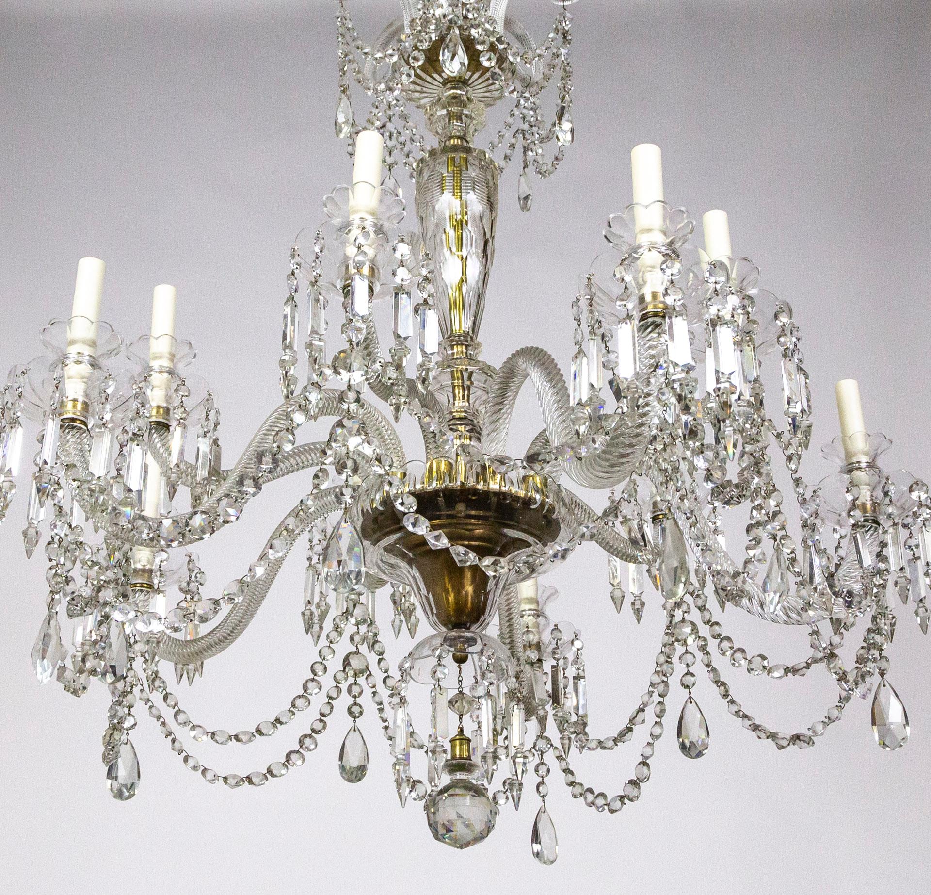 Britannique Lustre George III en cristal taillé avec colonne à facettes en vente