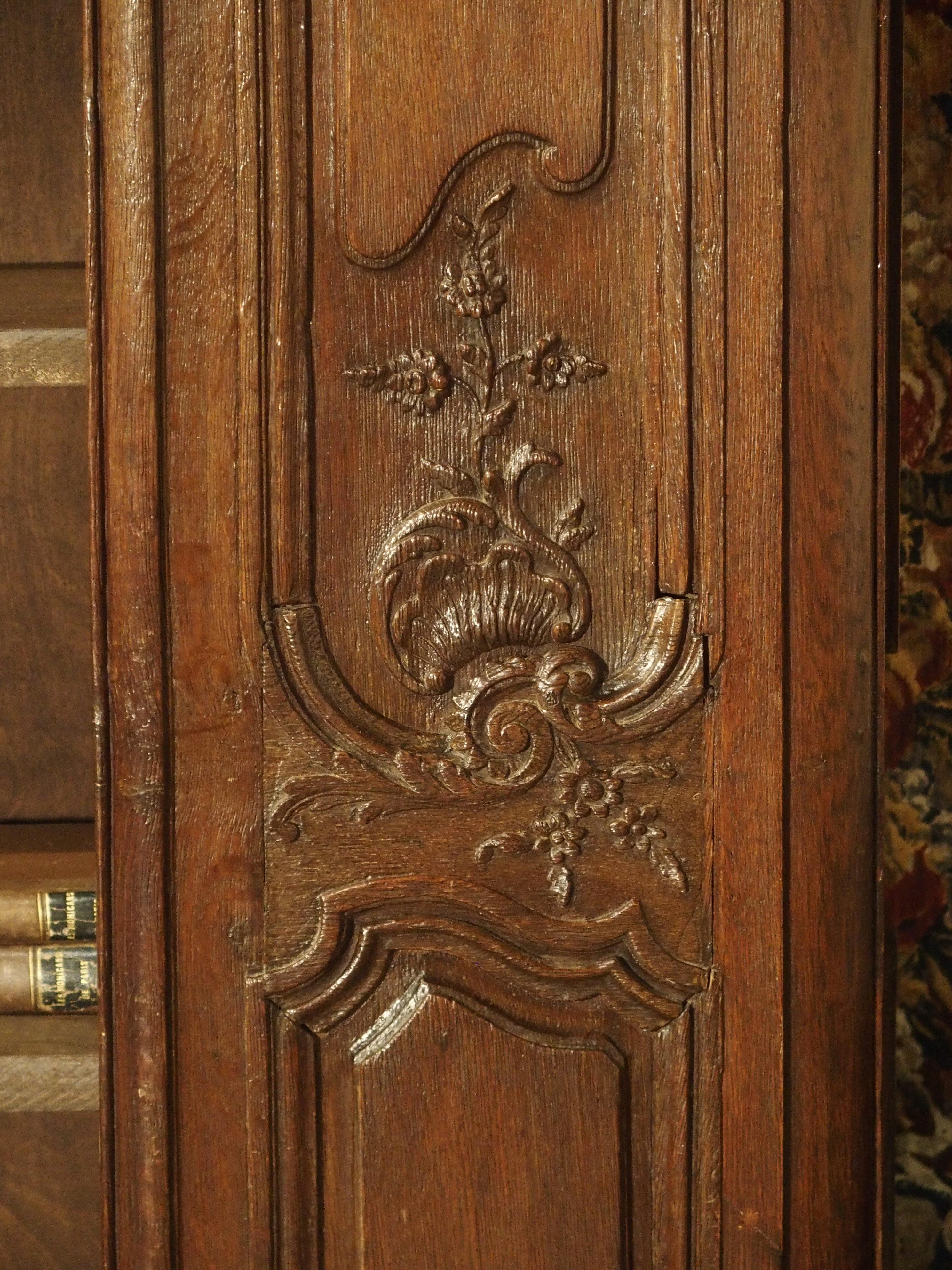 Grand Early 18th Century French Regence Bibliotheque in Carved Oak 1
