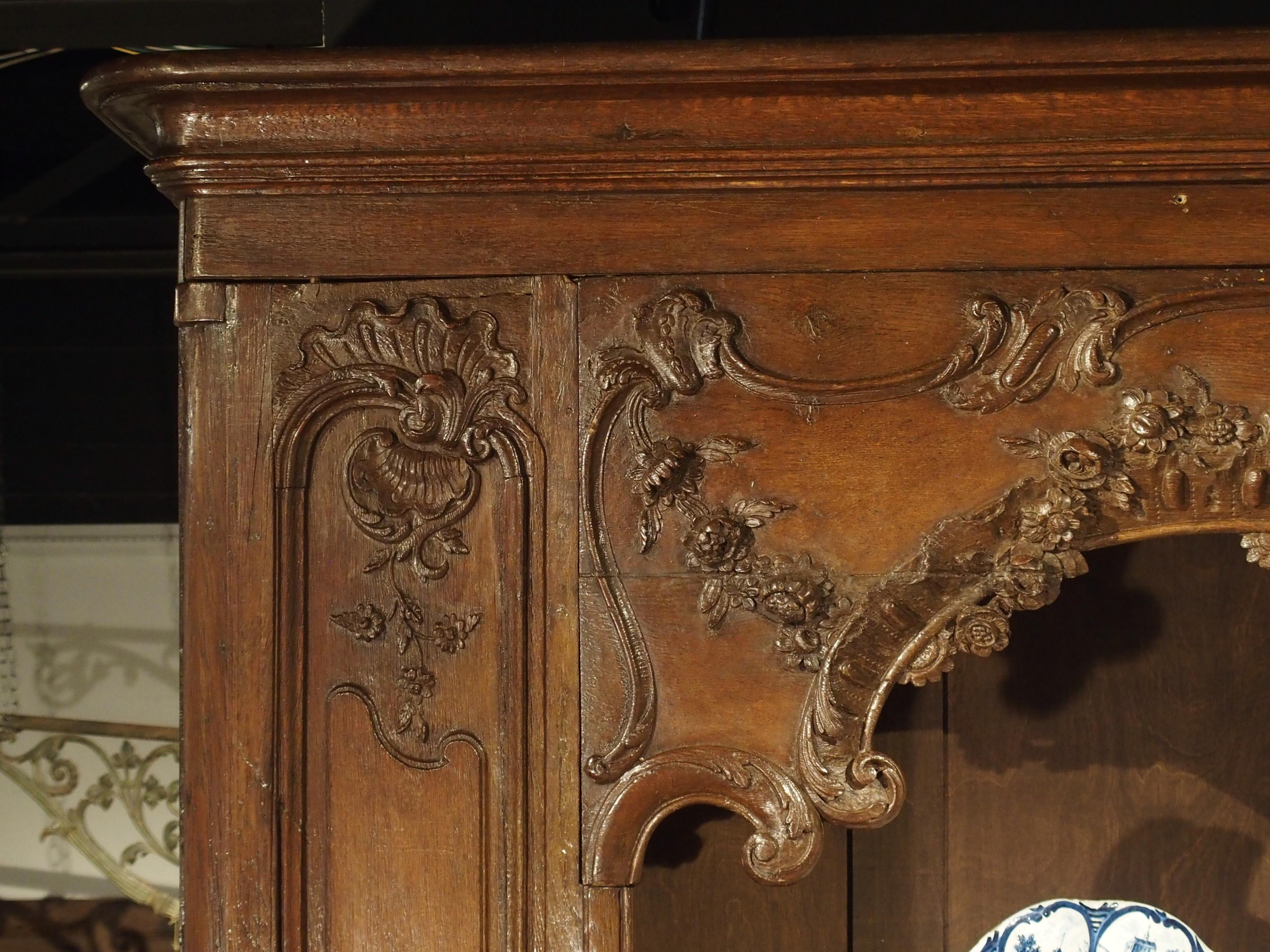 Grand Early 18th Century French Regence Bibliotheque in Carved Oak 3