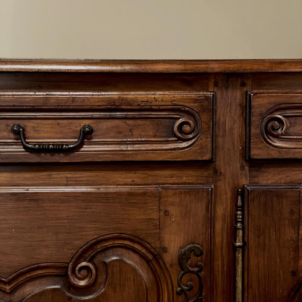 Grand Early 19th Century Country French Cherry Wood Buffet 3