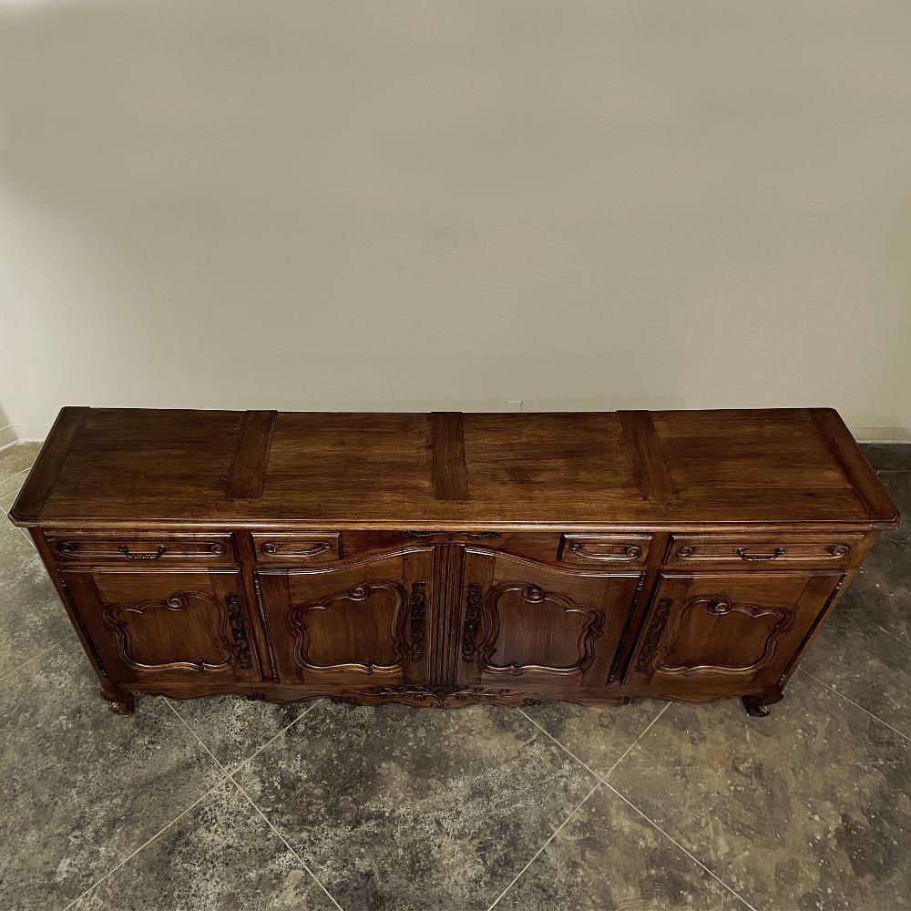 Grand Early 19th Century Country French Cherry Wood Buffet In Good Condition In Dallas, TX