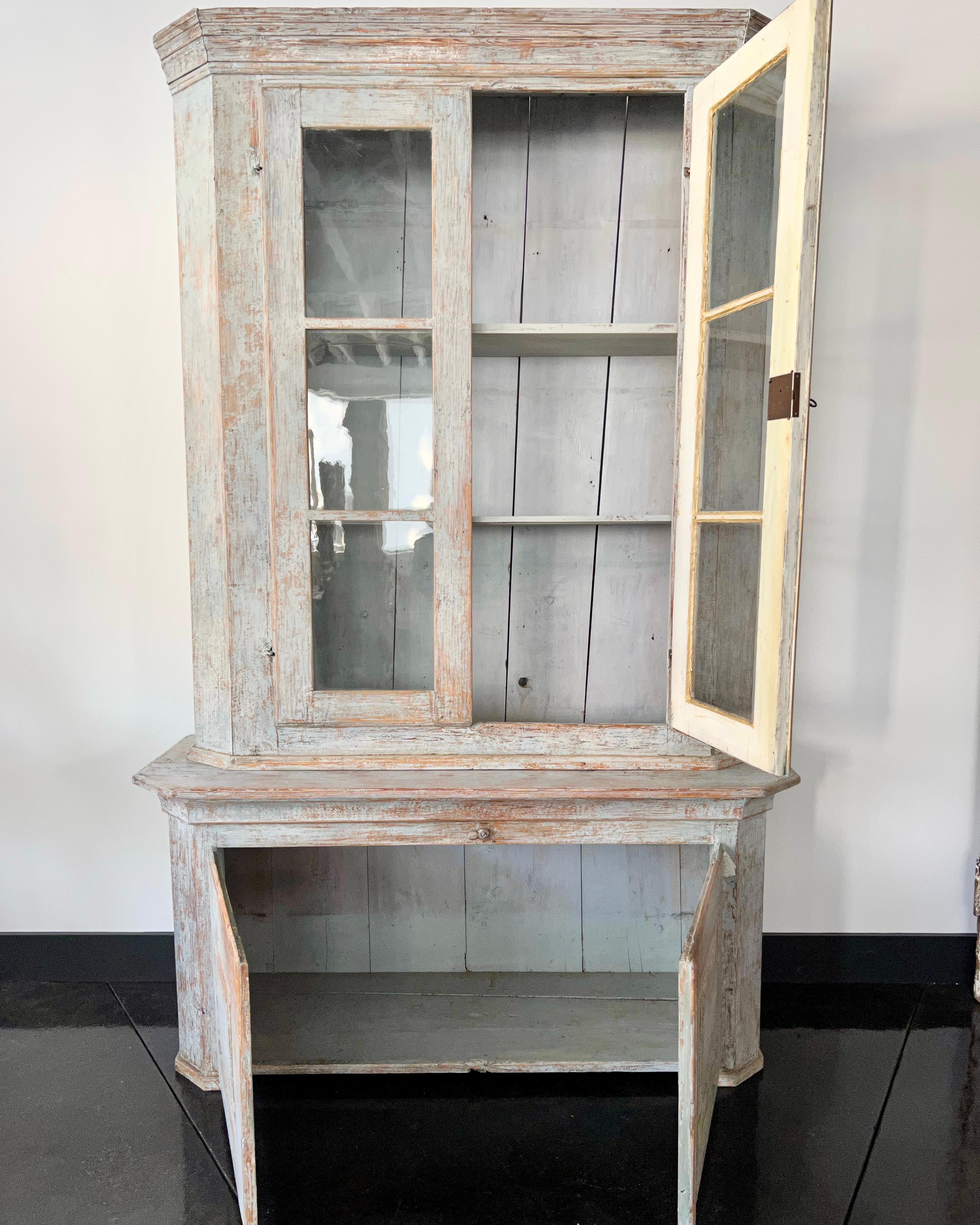 Grand Early 19th Century Swedish Glazed Cabinet In Good Condition In Charleston, SC