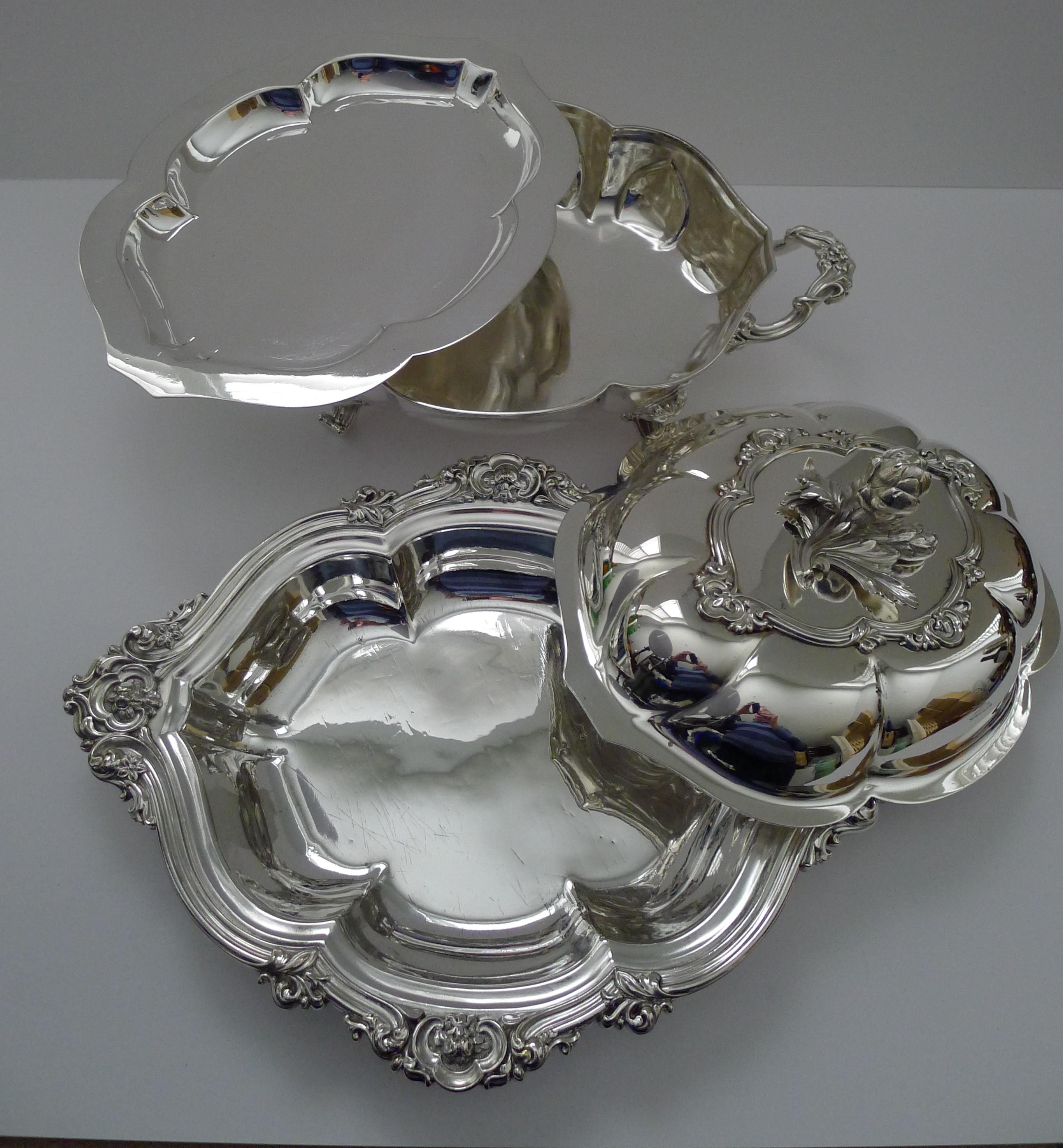 Britannique Plat à dîner en métal argenté Grand Elkington / Chafing, 1853 en vente