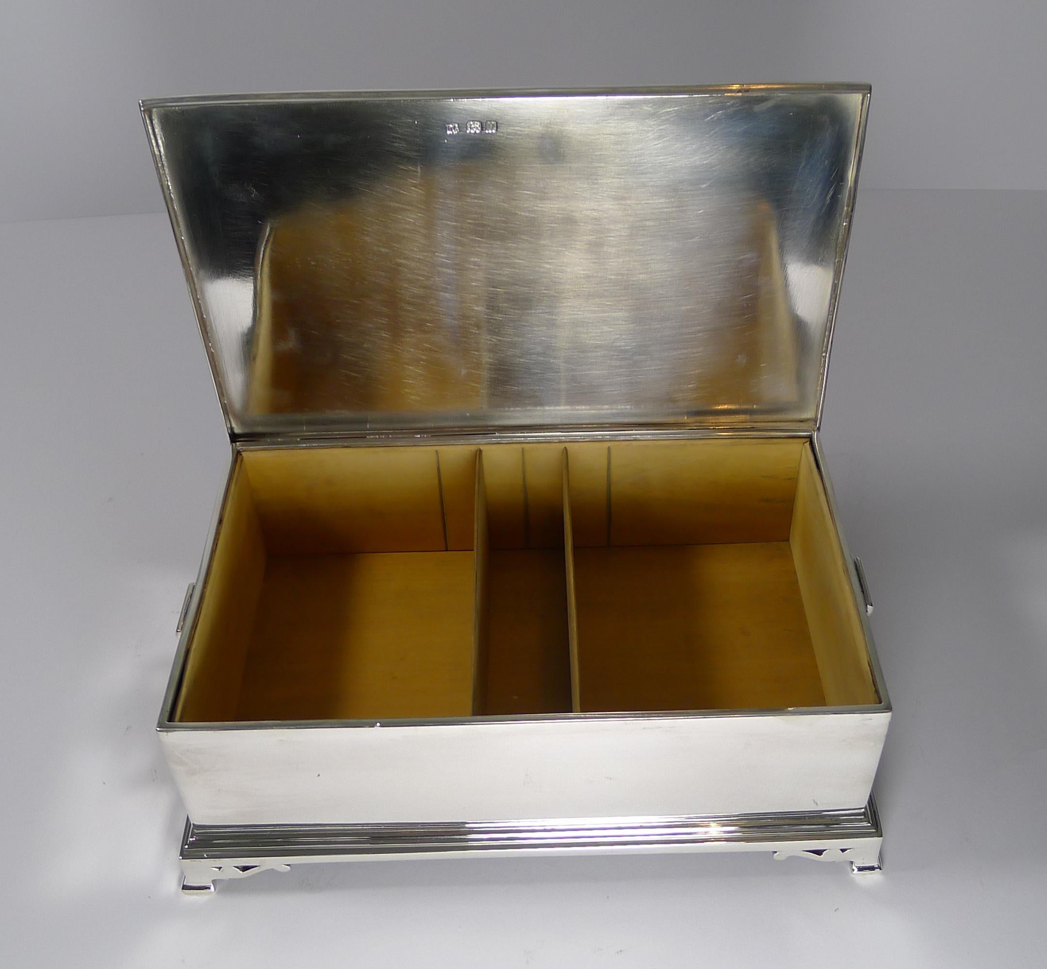 Grand English Sterling Silver Cigar Box or Humidor by Richard Comyns, 1928 For Sale 2