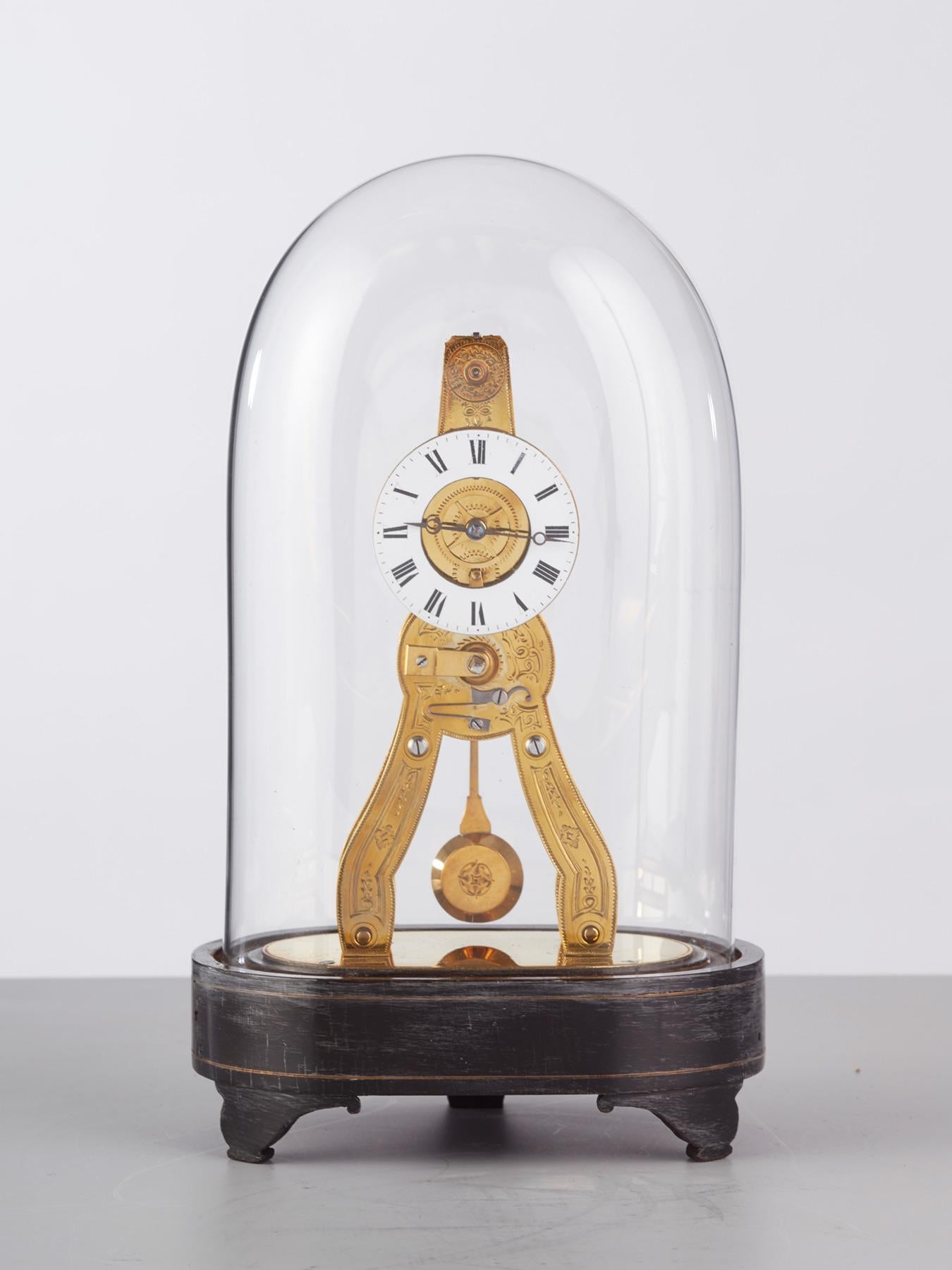 Bronze Horloge squelette de grande exposition  en vente