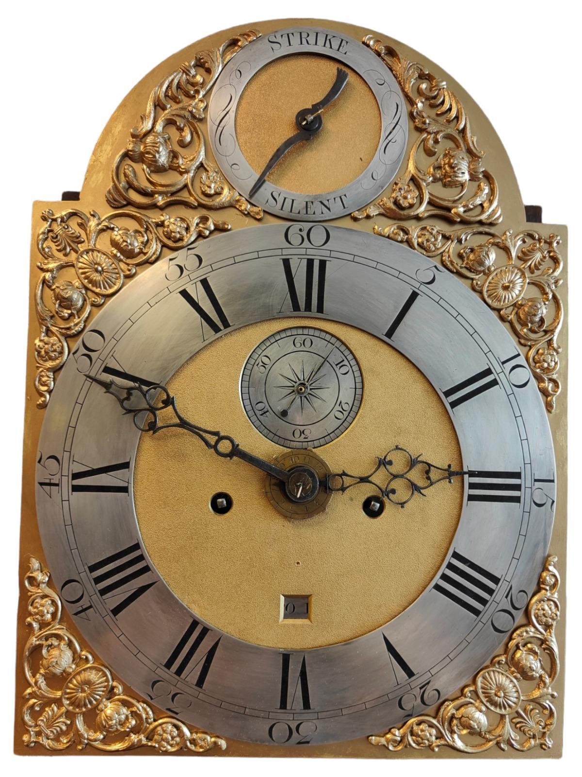 Grand Father Case Clock with Chinese Figures 19th Century For Sale 3