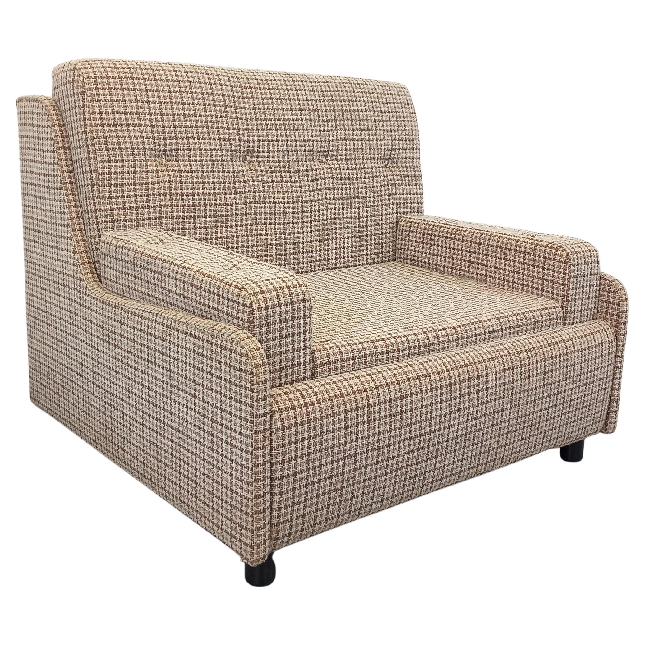 Grand fauteuil vintage en tissu de laine des années 70 For Sale