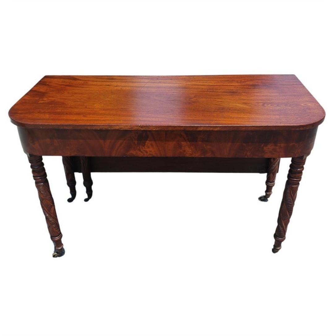 Grand Federal / Hepplewhite Ribbon Mahogany Three-Part Dining Table, 1800s For Sale 5