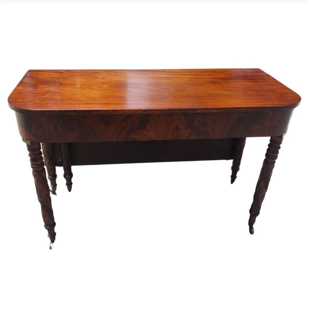 Grand Federal / Hepplewhite Ribbon Mahogany Three-Part Dining Table, 1800s For Sale 7