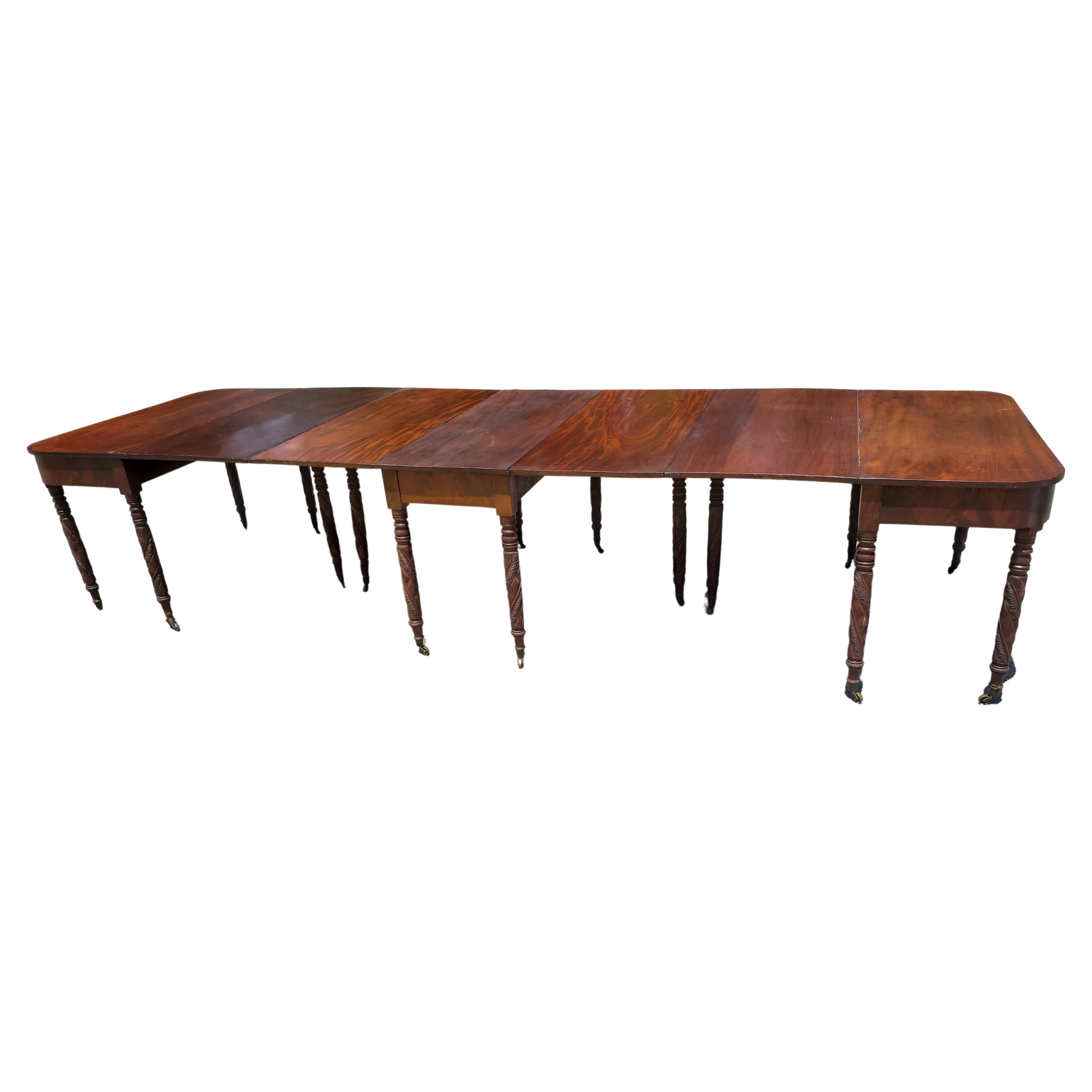 Grand Federal / Hepplewhite Ribbon Mahogany Three-Part Dining Table, 1800s For Sale 8