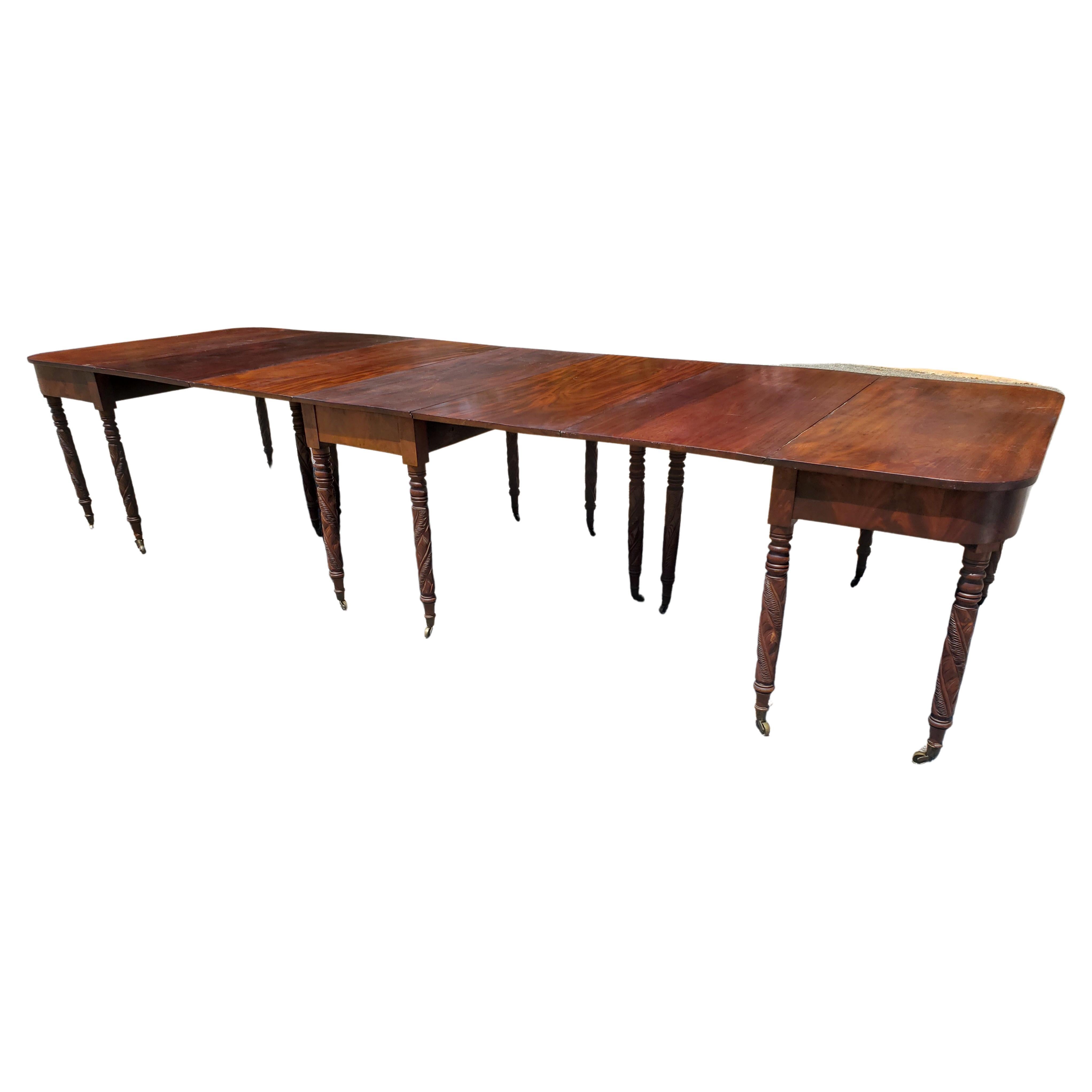 Grand Federal / Hepplewhite Ribbon Mahogany Three-Part Dining Table, 1800s For Sale 9