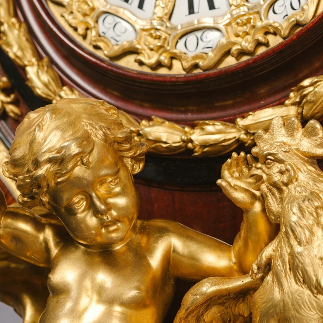Große figurale Cartel Uhr, nach einem Entwurf von Gilles-Marie Oppenord (Louis XVI.) im Angebot