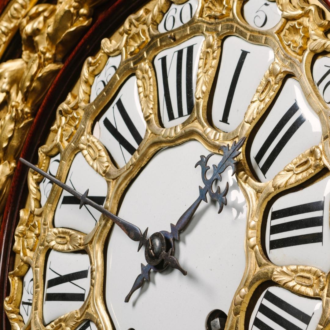 Große figurale Cartel Uhr, nach einem Entwurf von Gilles-Marie Oppenord im Zustand „Gut“ im Angebot in Brighton, West Sussex