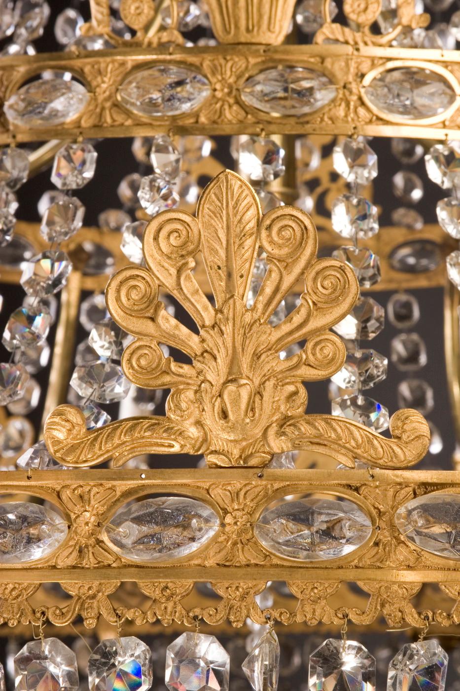 Großer französischer Empire-Kronleuchter aus Bronze und Kristall des 19. im Angebot 1