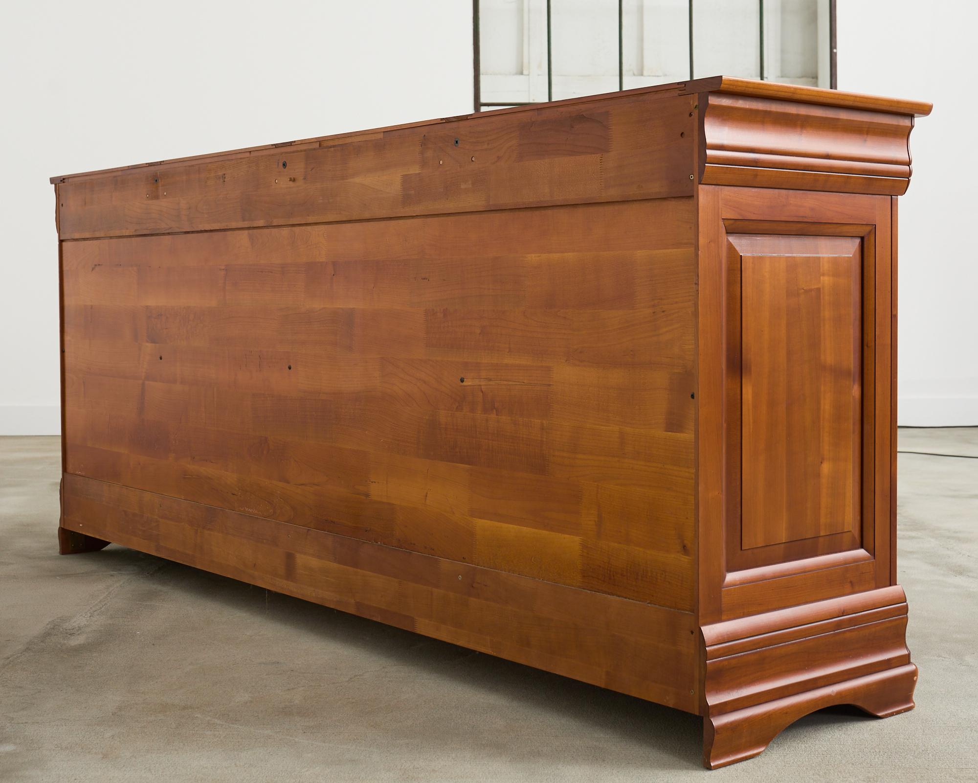 Credenza Enfilade in legno di noce in stile Louis Philippe in vendita 12