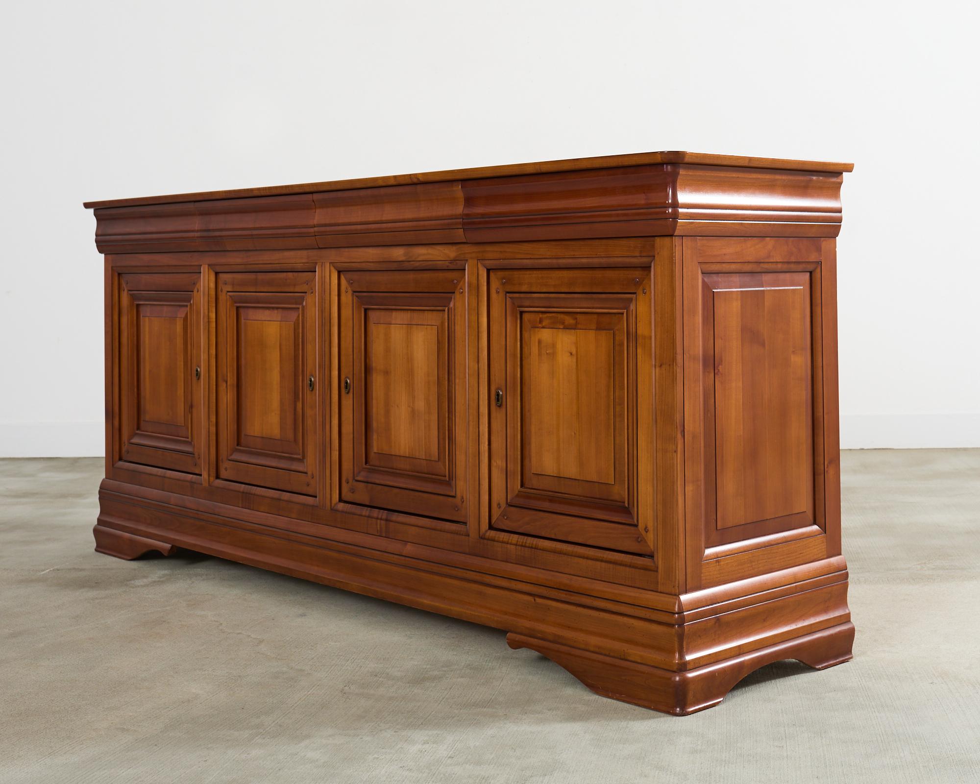 Luigi Filippo Credenza Enfilade in legno di noce in stile Louis Philippe in vendita