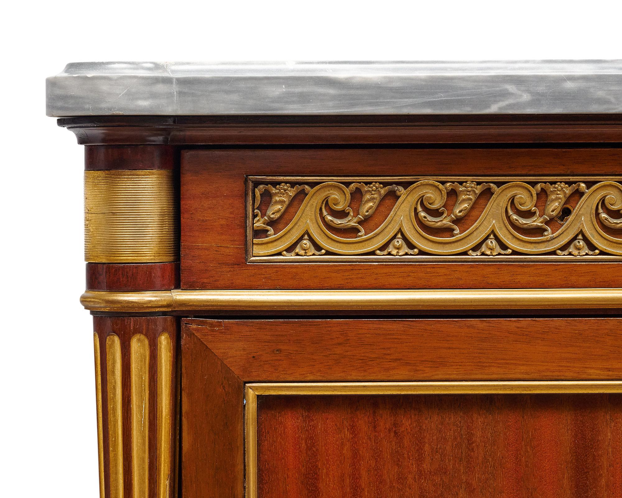 Großes französisches Louis XVI-Buffet A L'Etrusque im Zustand „Gut“ im Angebot in Austin, TX