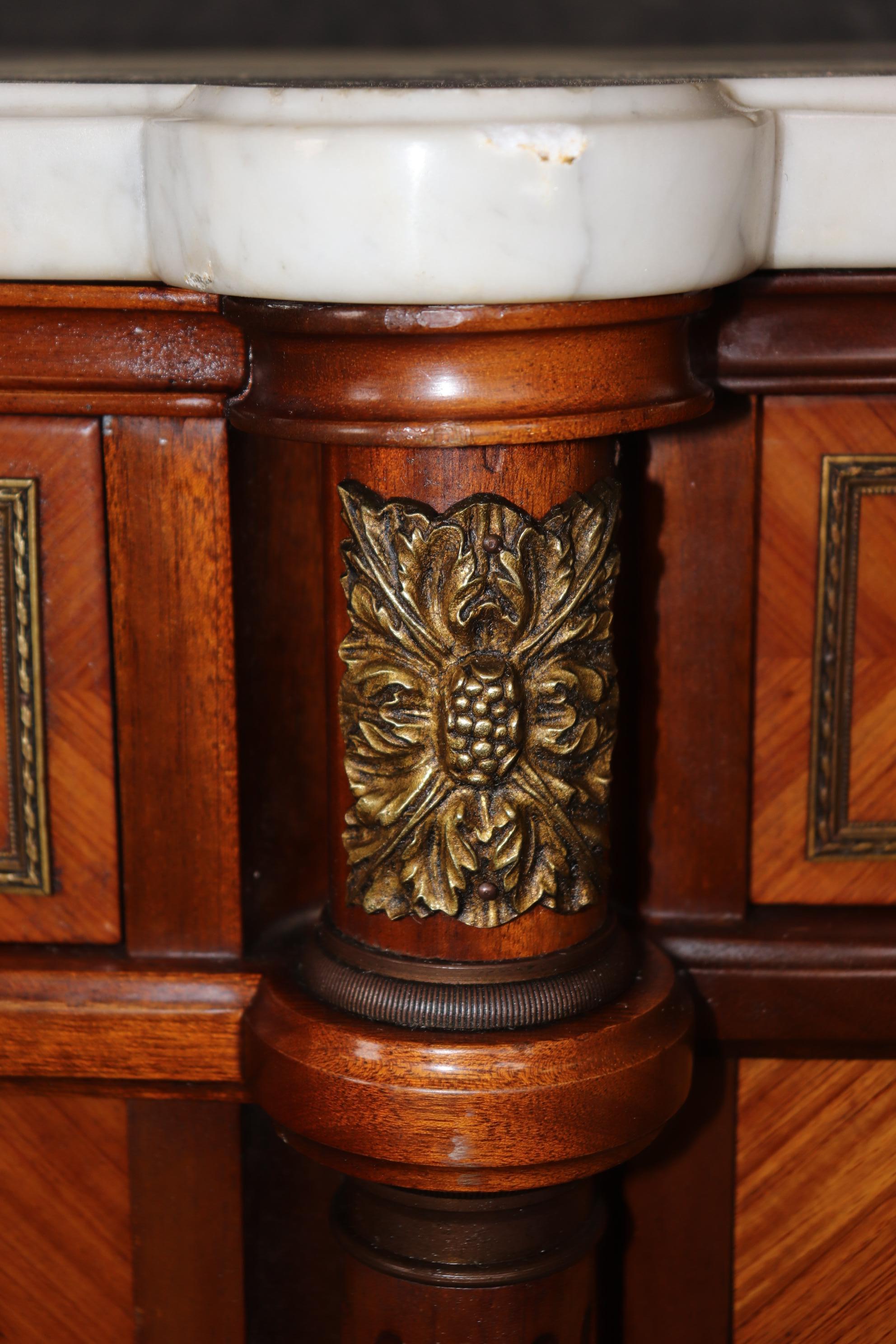 Grand French Louis XVI Kingwood Brass trimmed Demilune Marble Top Sideboard For Sale 3