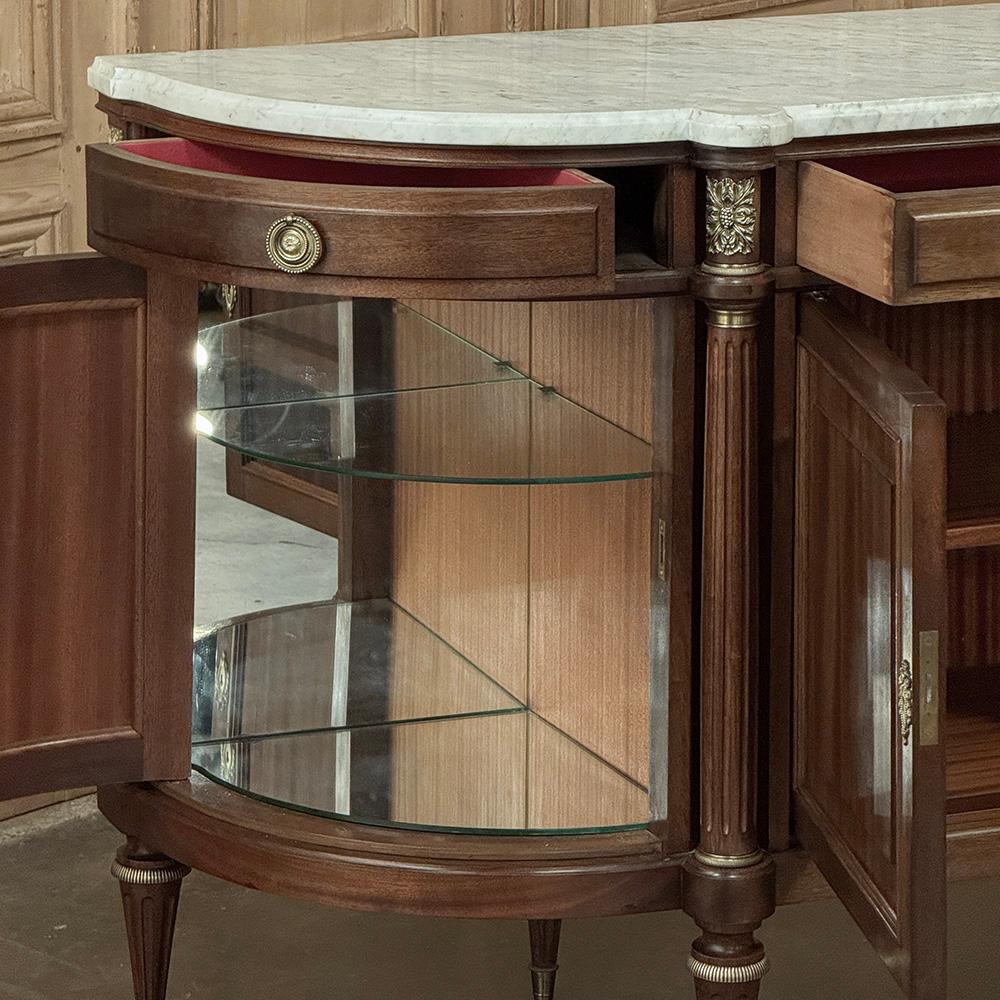 Grand French Louis XVI Mahogany Round-Sided Buffet con marmo di Carrara in vendita 5
