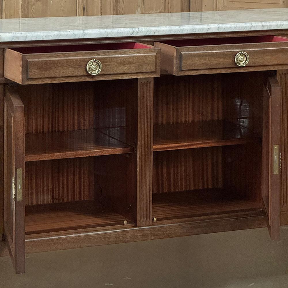 Grand French Louis XVI Mahogany Round-Sided Buffet con marmo di Carrara in vendita 6