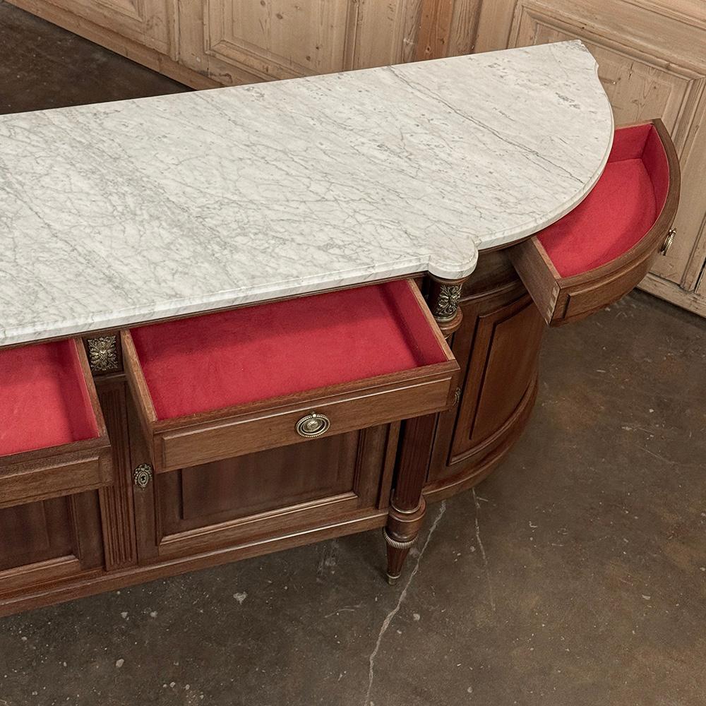 Grand French Louis XVI Mahogany Round-Sided Buffet con marmo di Carrara in vendita 12