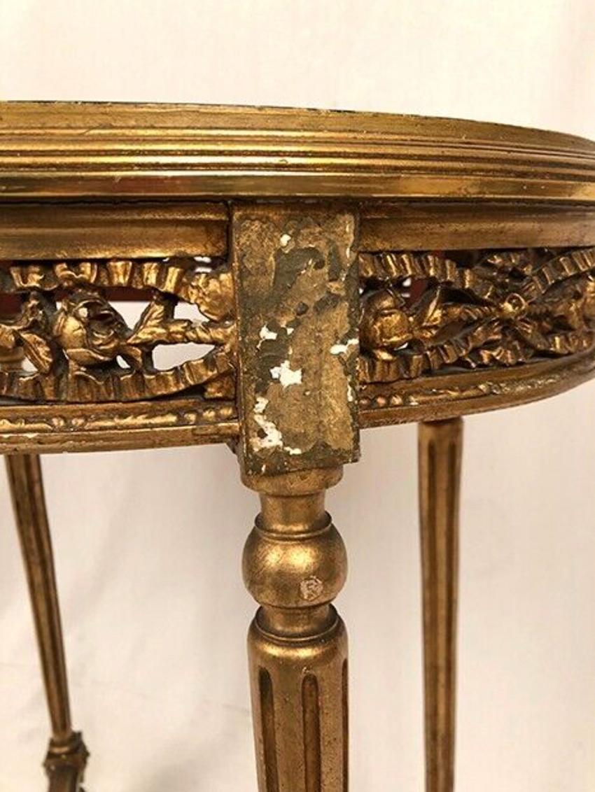 Grand guéridon de style Louis XVI en bois doré et plateau de marbre, fin XIXe 5