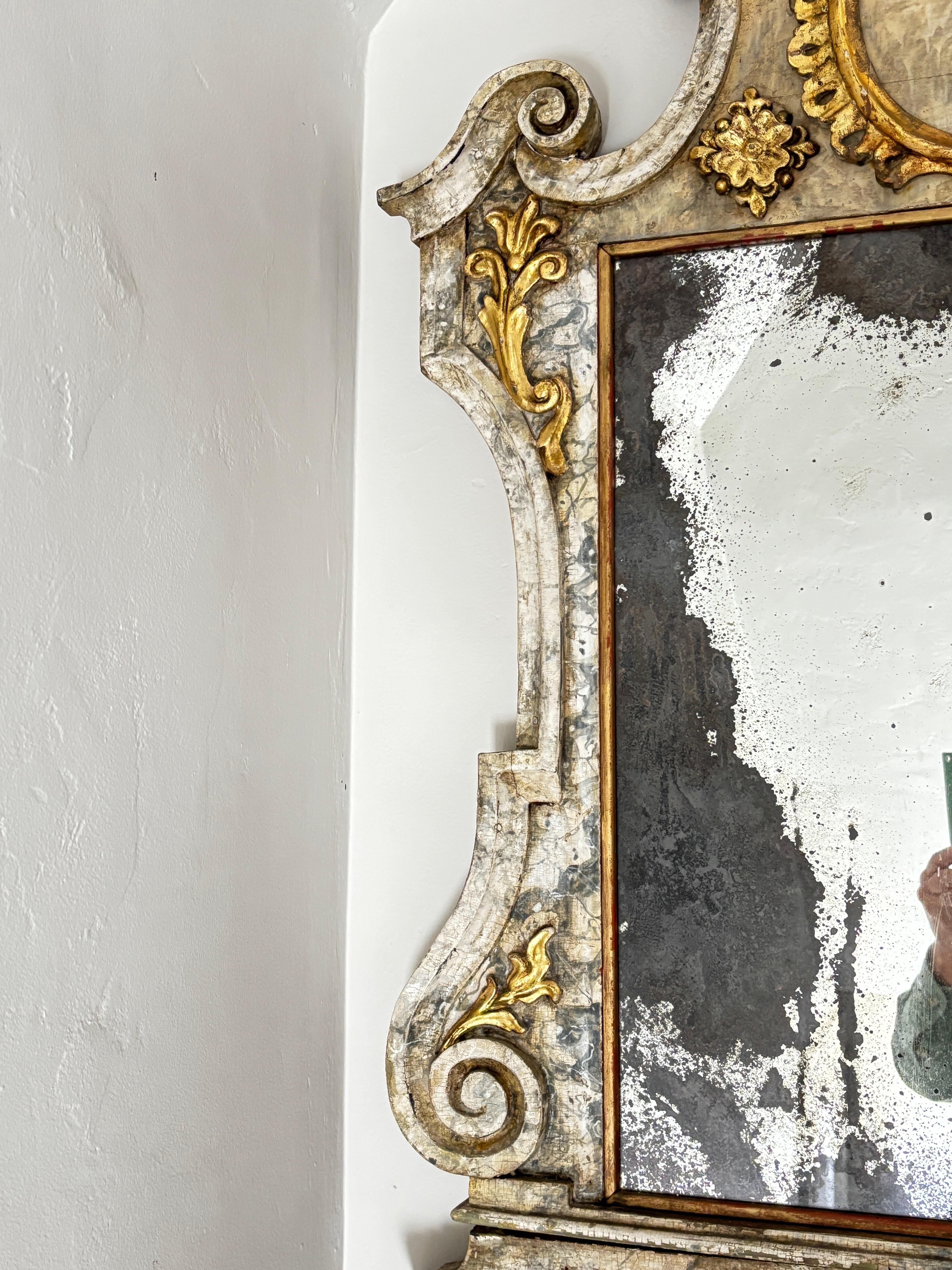 Grand miroir italien baroque, fin 18ème - début 19ème siècle en vente 1
