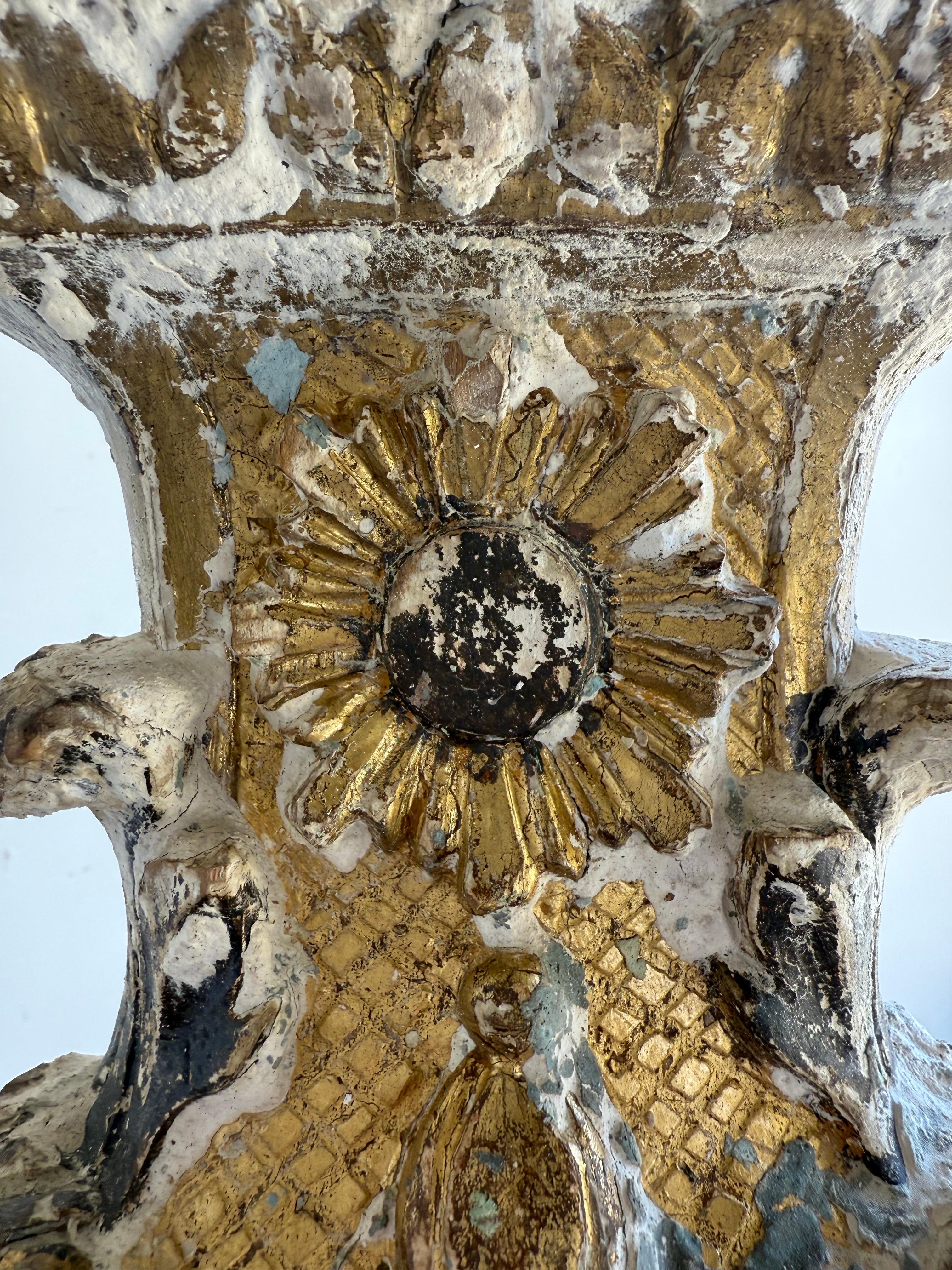 Iron Grand Italian Painted and Giltwood Twelve-Light Chandelier For Sale