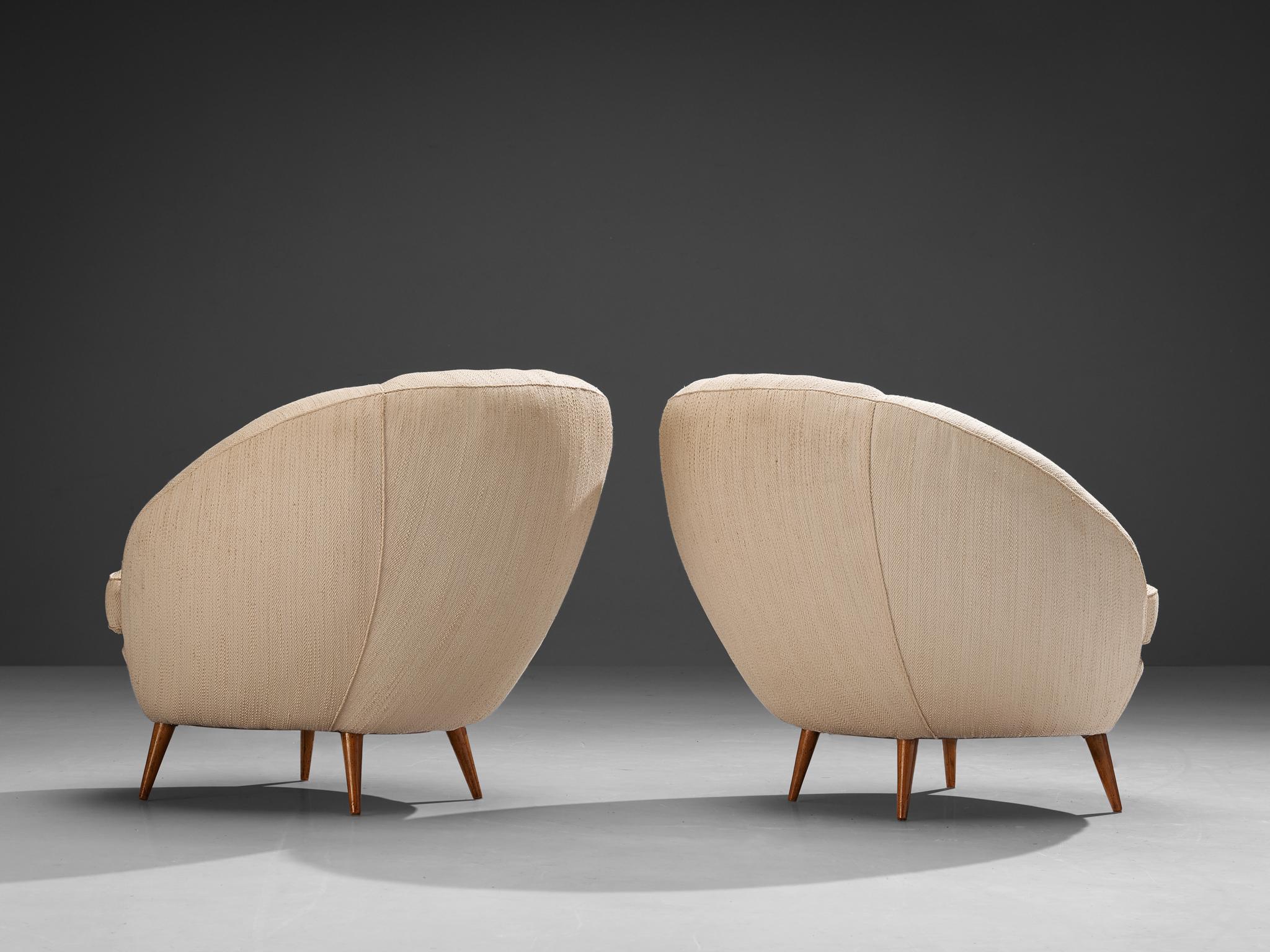Mid-Century Modern Grand Italian Pair Lounge Chairs in Off-White Upholstery  For Sale