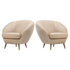 Retro Grand Italian Pair Lounge Chairs in Off-White Upholstery 