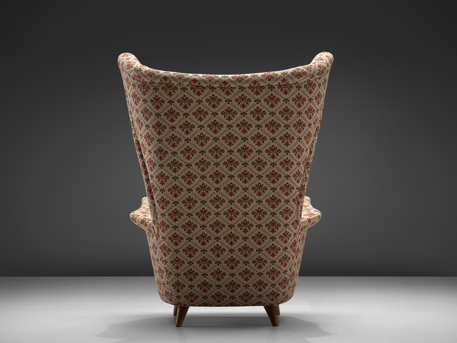 Grand Italian Wingback Chair in Original Fabric  In Good Condition In Waalwijk, NL