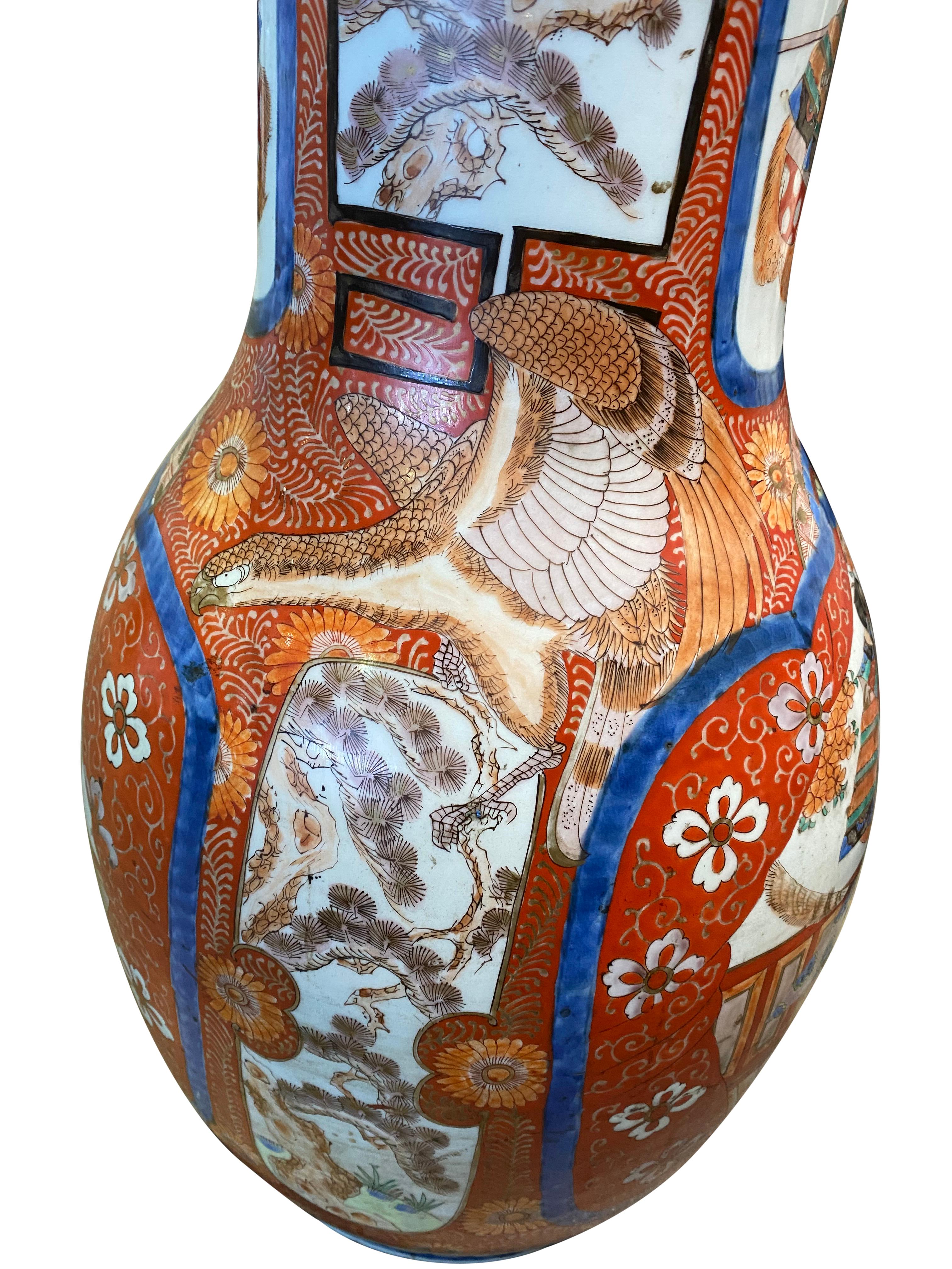 Grand Japanese Imari Vase, Late 19th Century For Sale 9